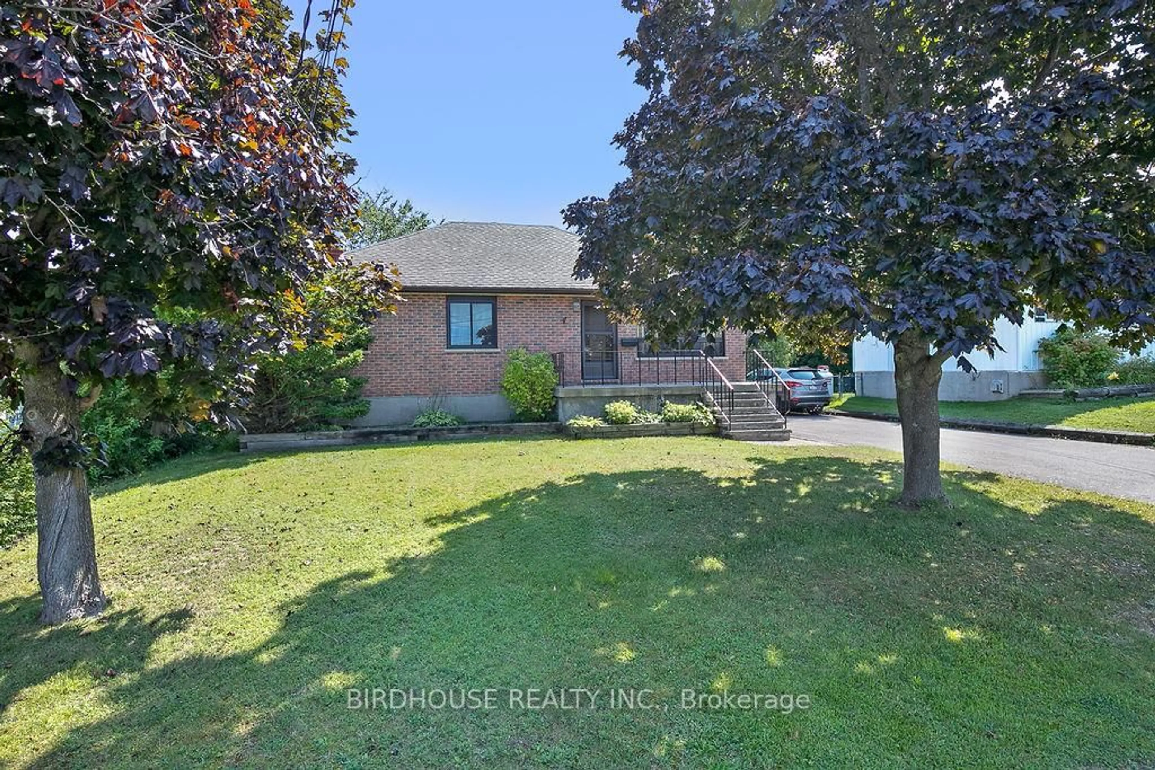 A pic from outside/outdoor area/front of a property/back of a property/a pic from drone, water/lake/river/ocean view for 139 Murray St, Kawartha Lakes Ontario K0M 1N0