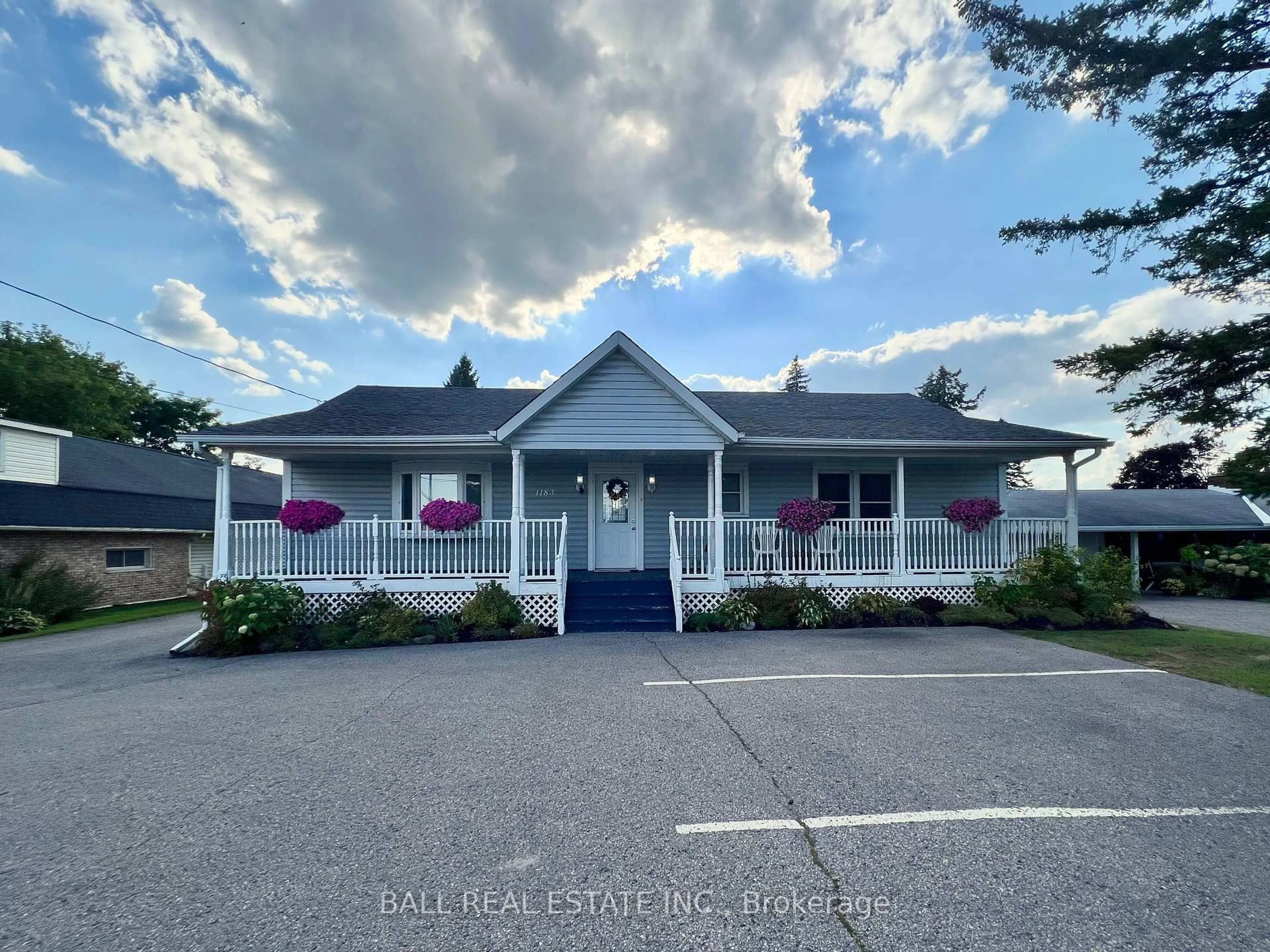 A pic from outside/outdoor area/front of a property/back of a property/a pic from drone, building for 1183 Chemong Rd, Peterborough North Ontario K9J 6X2