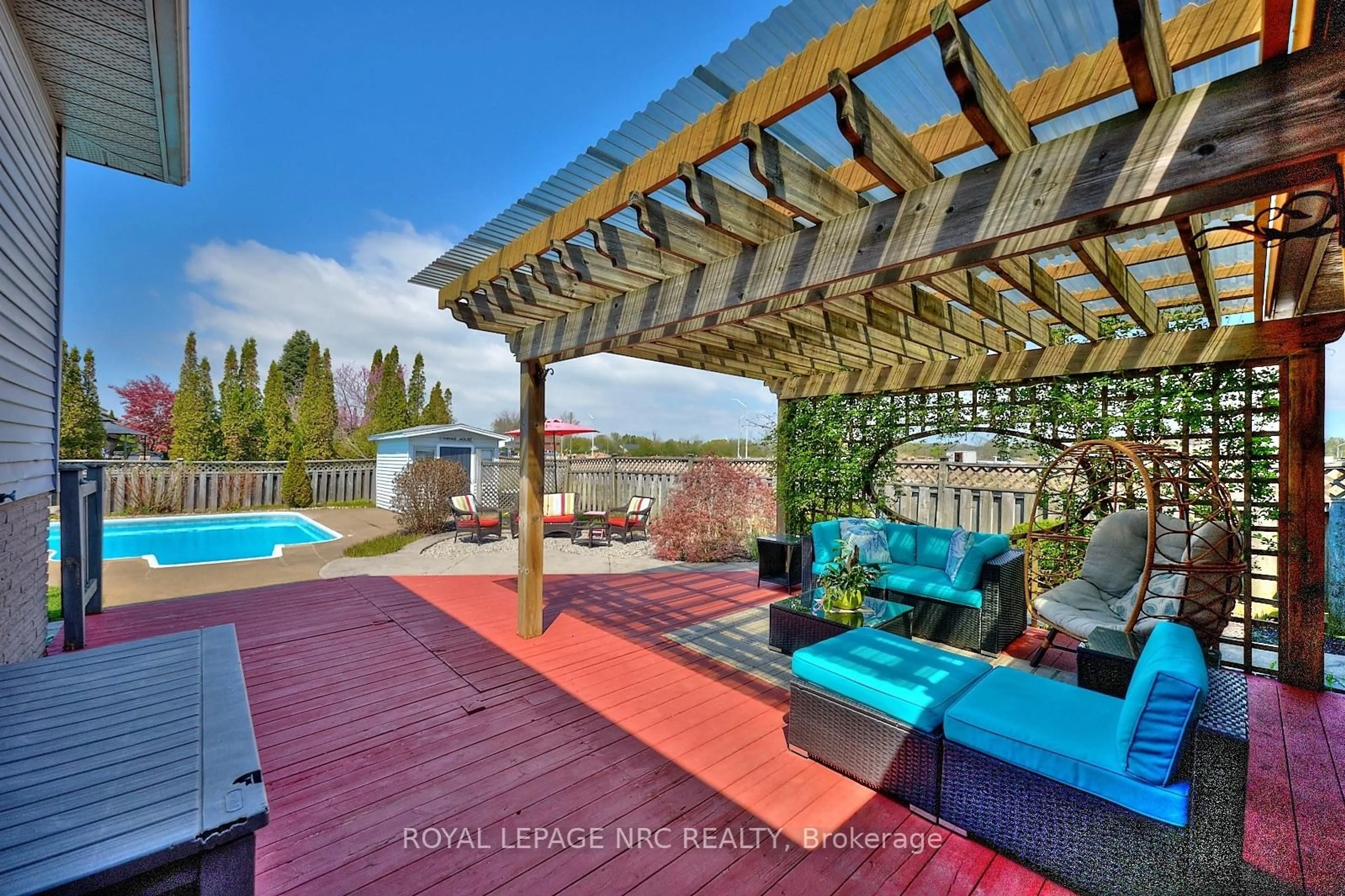 Patio, water/lake/river/ocean view for 885 Clare Ave, Welland Ontario L3C 7B9