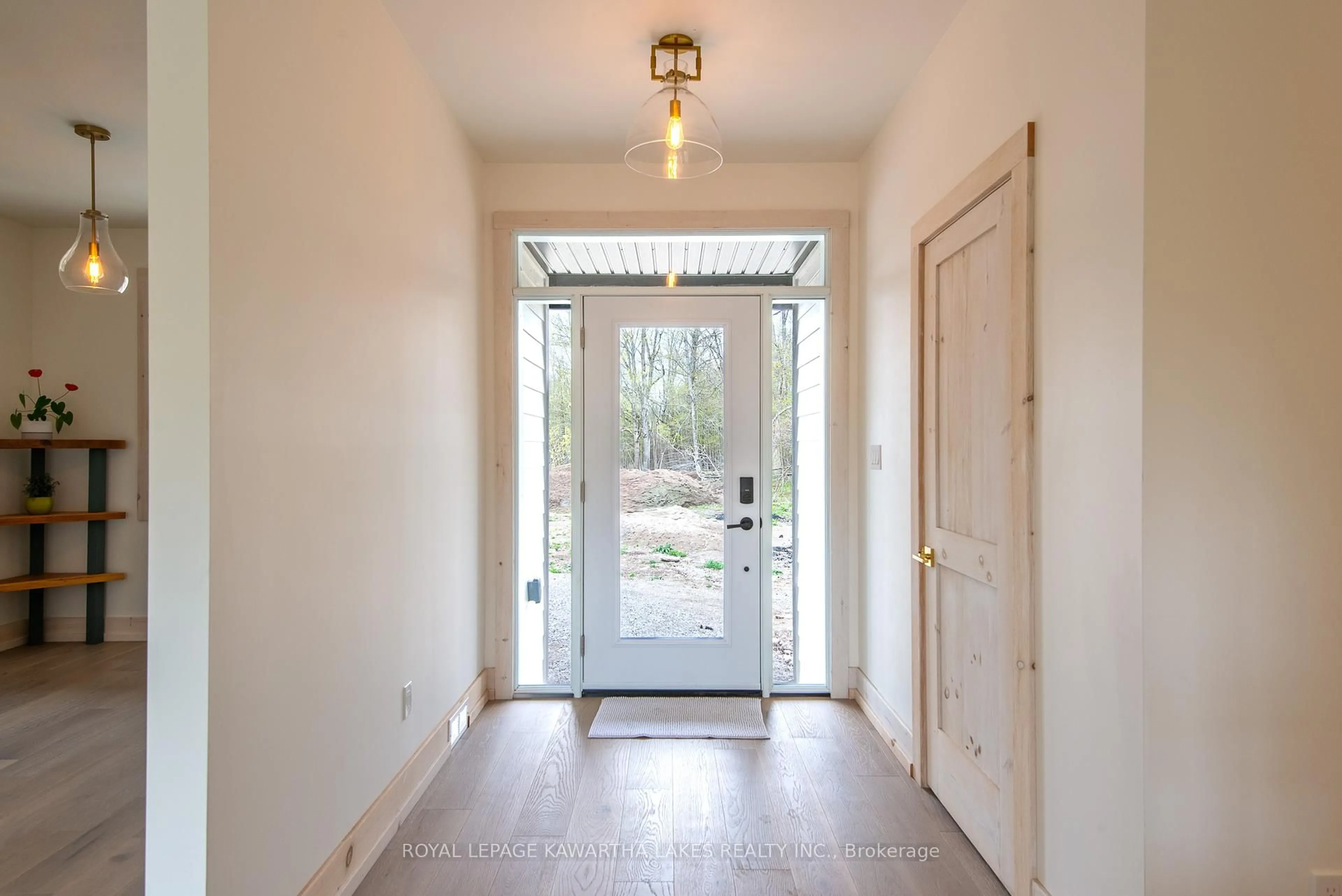Indoor entryway for 104 Moon Line Rd, Trent Lakes Ontario K0M 1A0