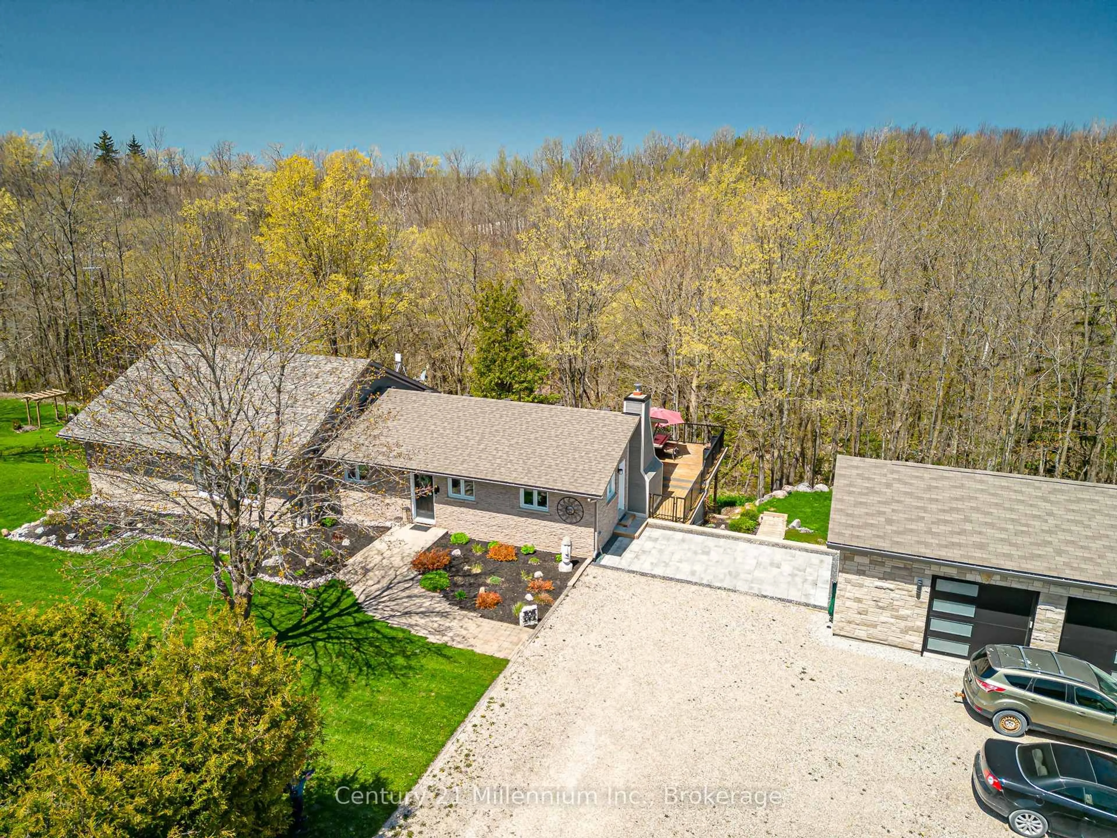 A pic from outside/outdoor area/front of a property/back of a property/a pic from drone, unknown for 587285 9th Sideroad N/A, Blue Mountains Ontario N0H 1J0