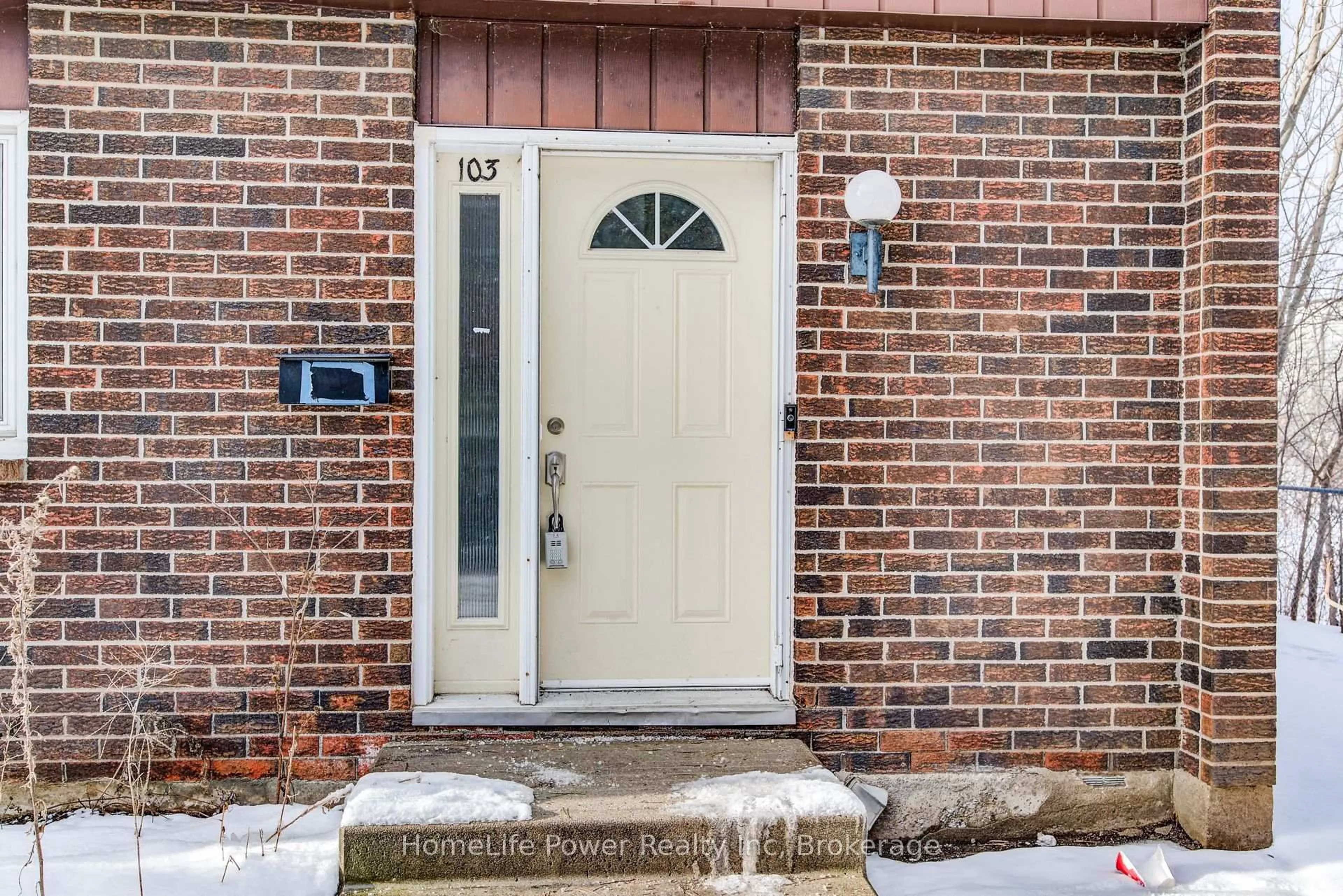 Unknown for 121 University Ave #103, Waterloo Ontario N2J 4J1
