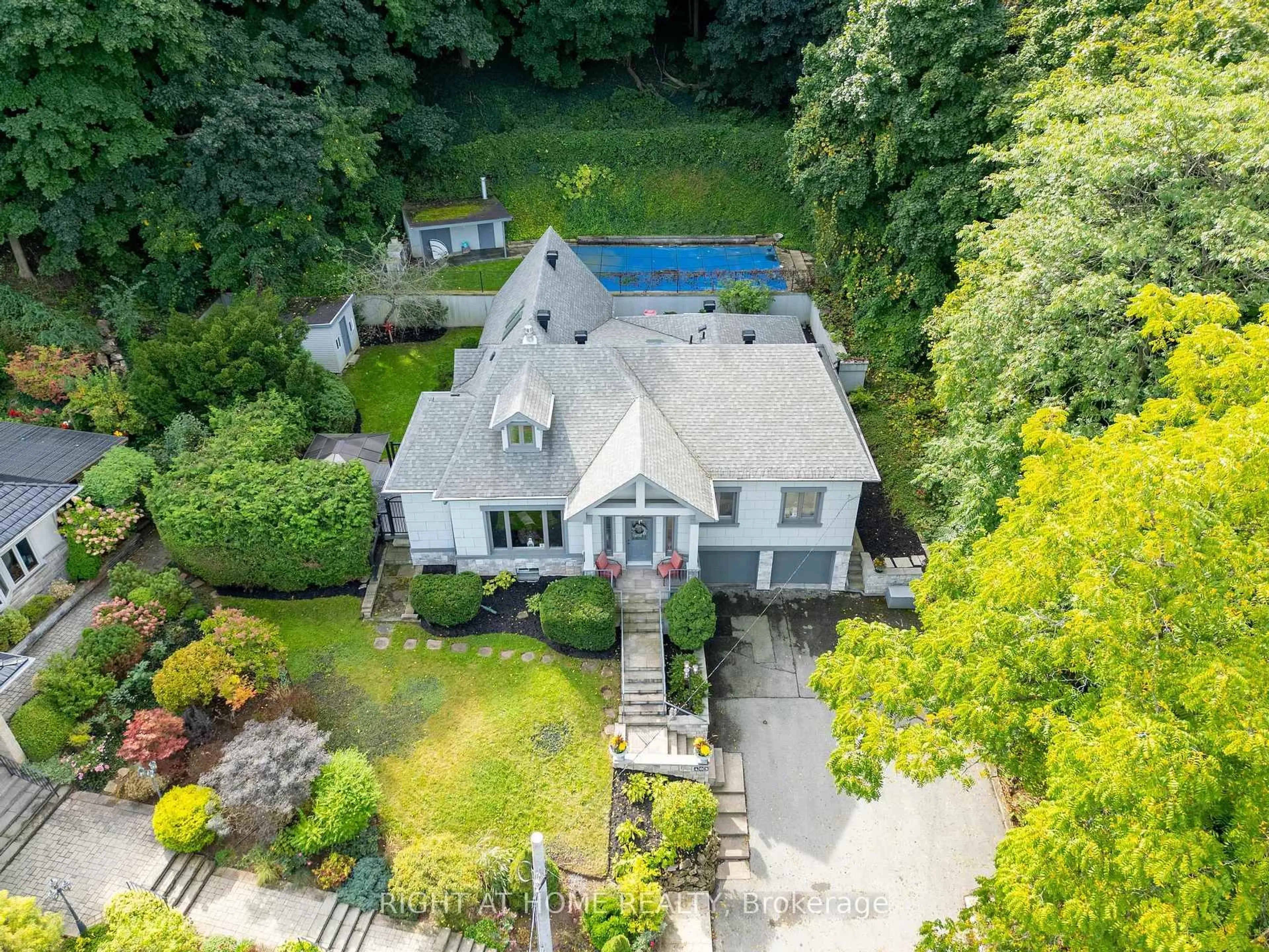 A pic from outside/outdoor area/front of a property/back of a property/a pic from drone, unknown for 403 Hess St, Hamilton Ontario L8P 3R2