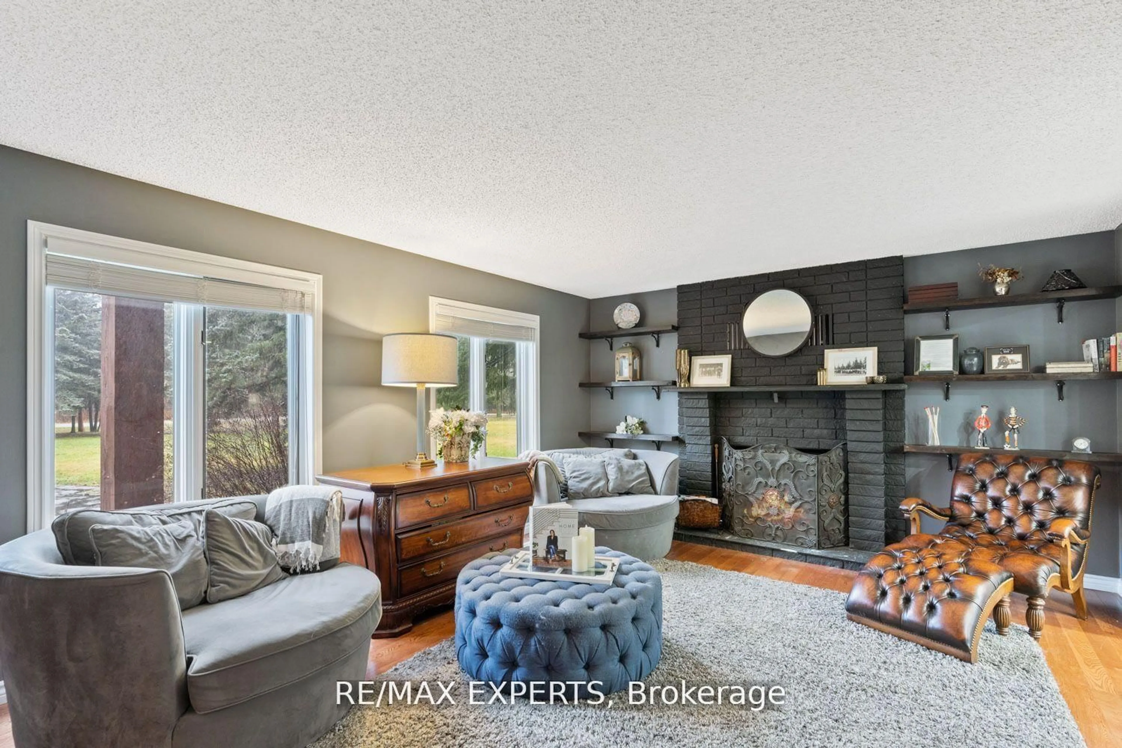 Living room with furniture, unknown for 1960 West River Rd, Cambridge Ontario N1R 5S5