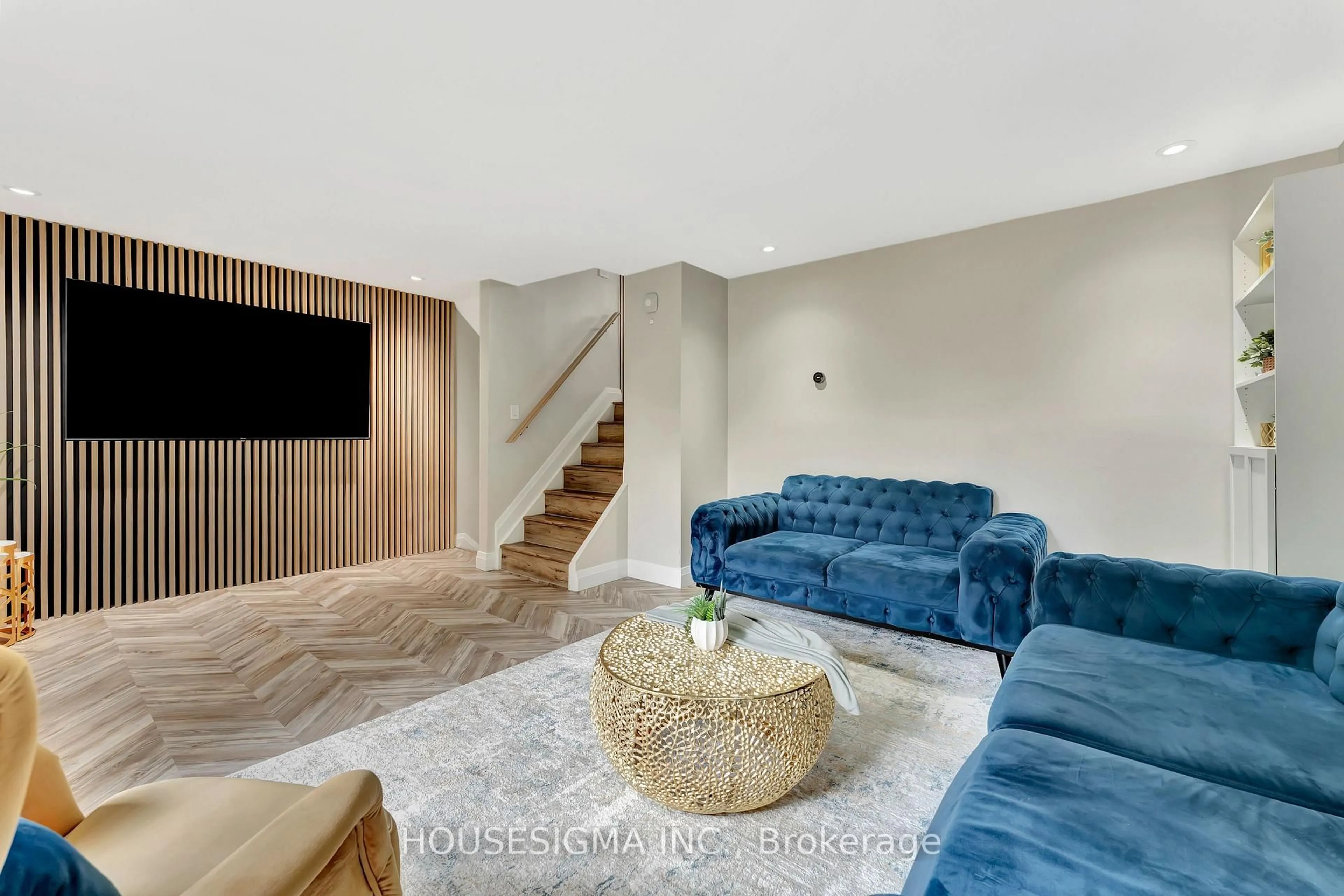 Living room with furniture, unknown for 25 Thaler Ave #10, Kitchener Ontario N2A 1R3