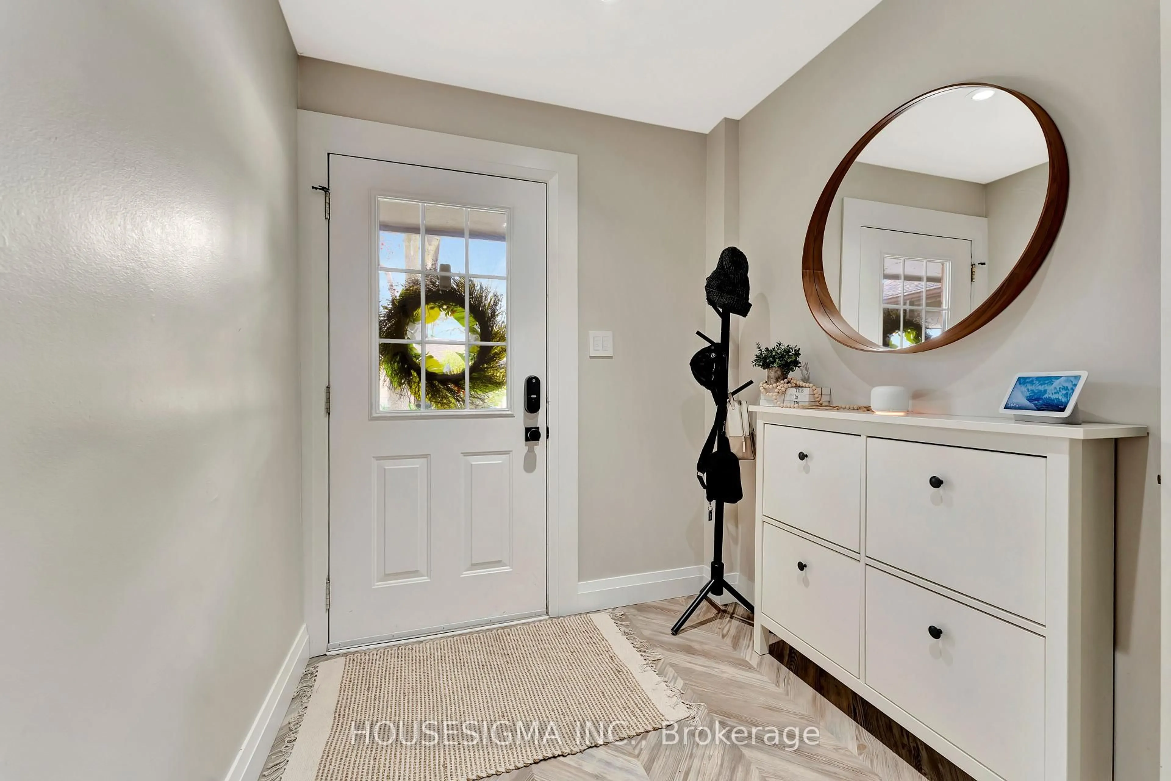 Indoor entryway for 25 Thaler Ave #10, Kitchener Ontario N2A 1R3