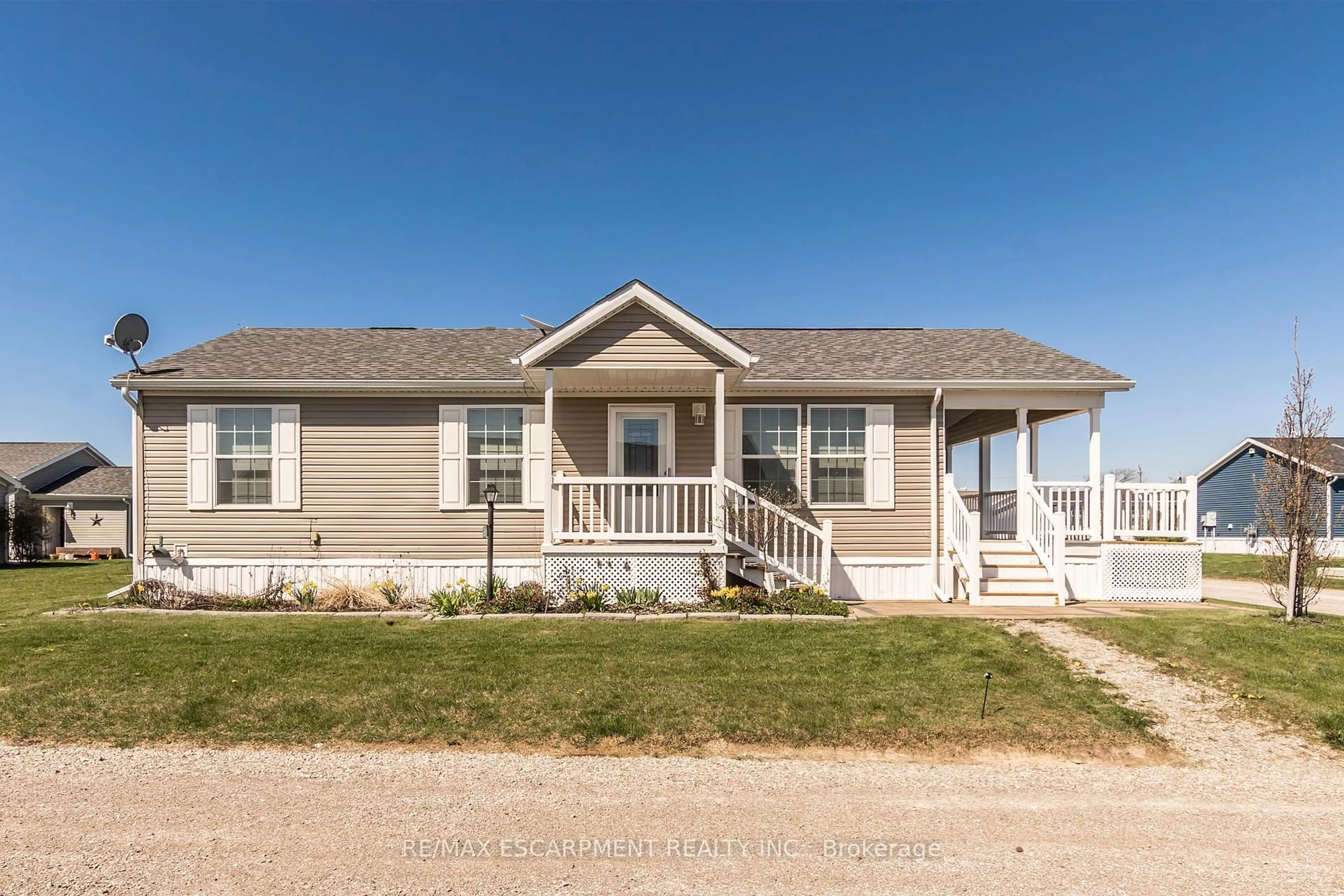 Home with vinyl exterior material, street for 3 Copper Beech Dr, Haldimand Ontario N0A 1L0