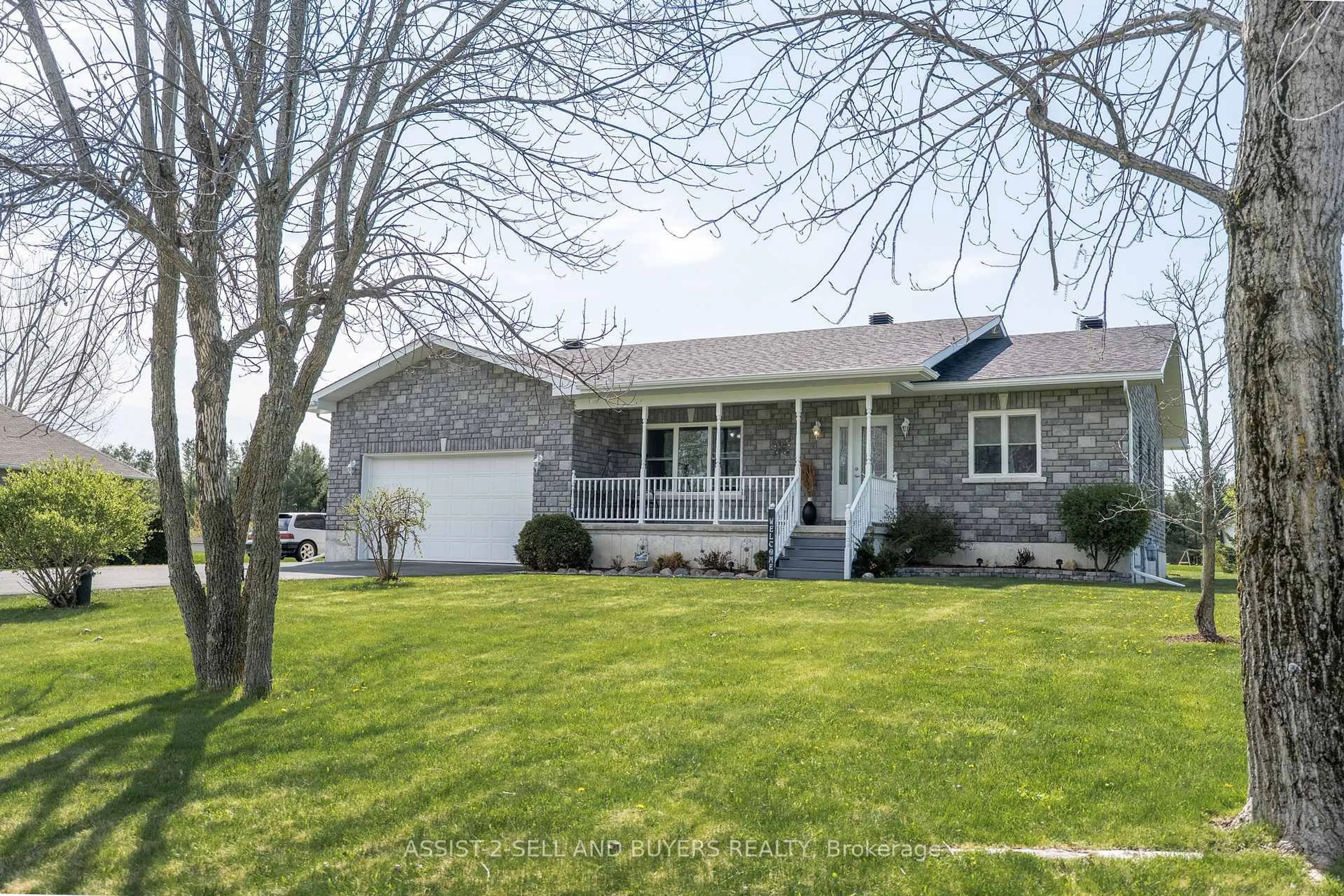 Home with vinyl exterior material, street for 18267 Samuel Dr, South Glengarry Ontario K6H 7J1