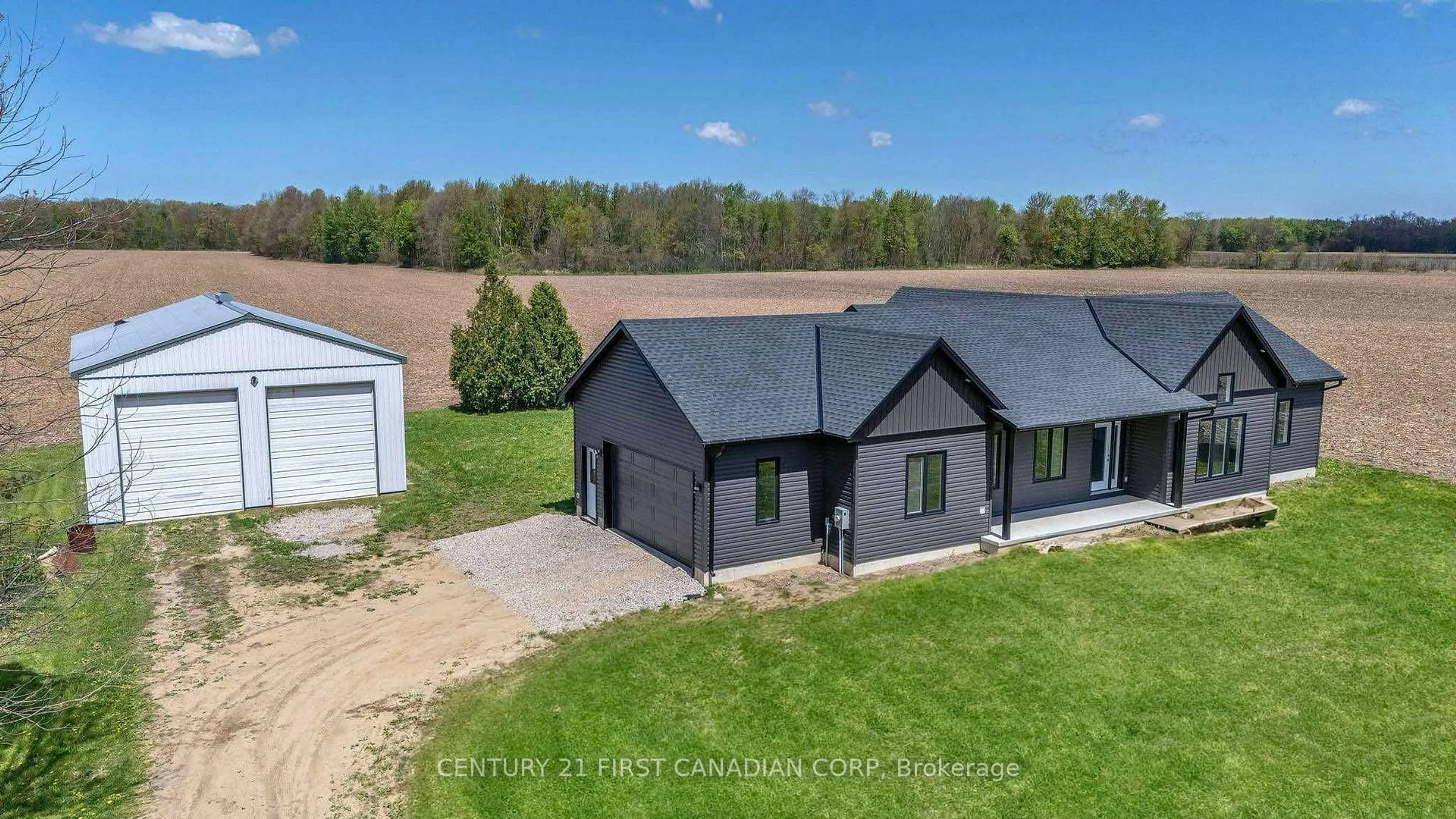 A pic from outside/outdoor area/front of a property/back of a property/a pic from drone, building for 2314 Trillium Dr, Southwest Middlesex Ontario N0L 2N0