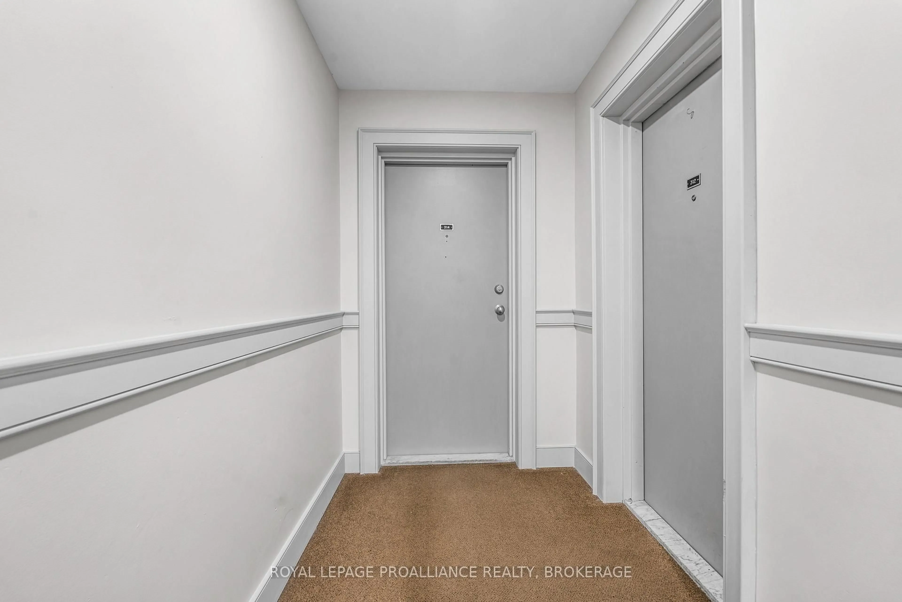 Indoor entryway for 17 Eldon Hall Pl #314, Kingston Ontario K7M 7H5