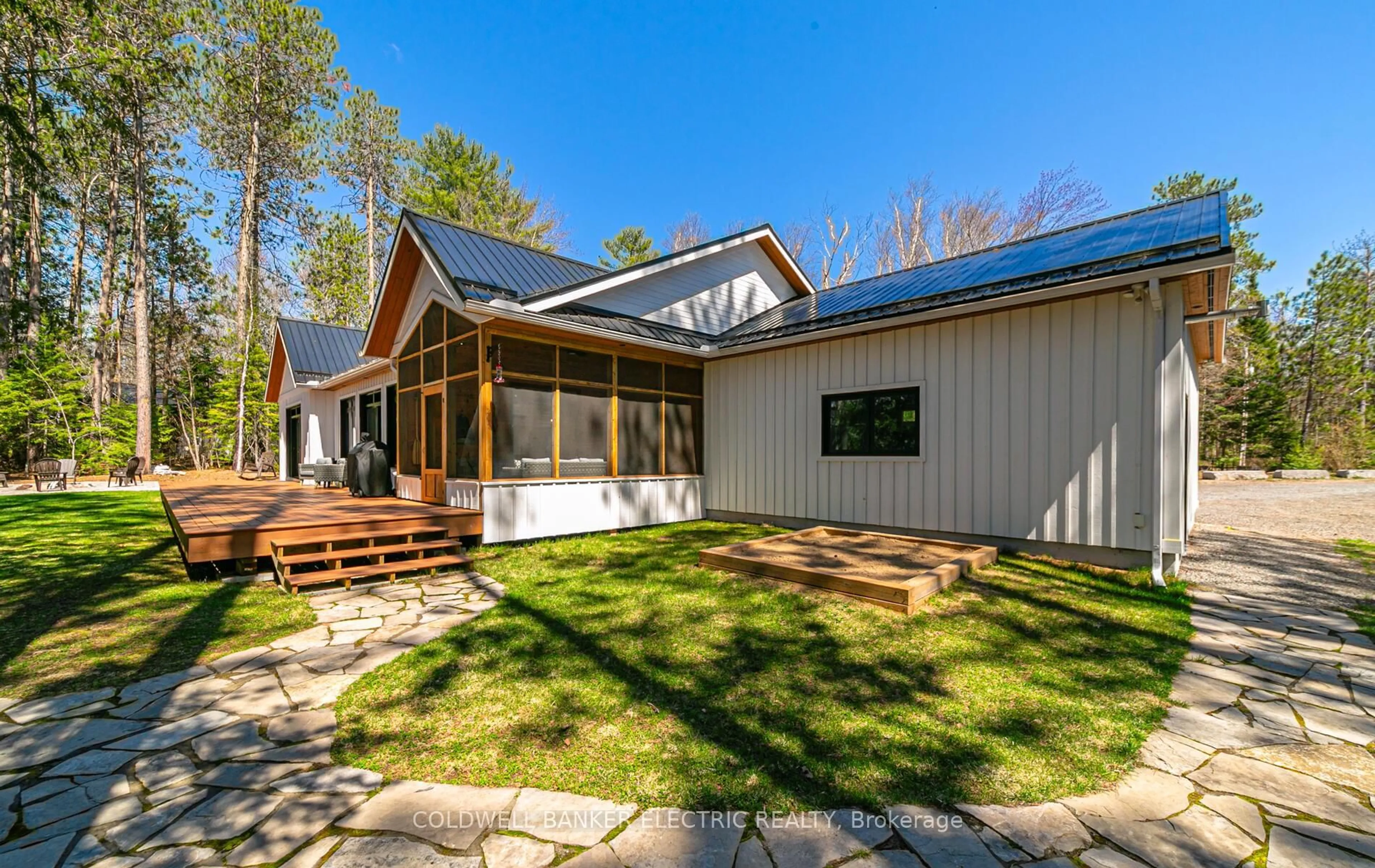 Home with vinyl exterior material, unknown for 17 Ida Ho Lane, Bancroft Ontario K0L 1C0