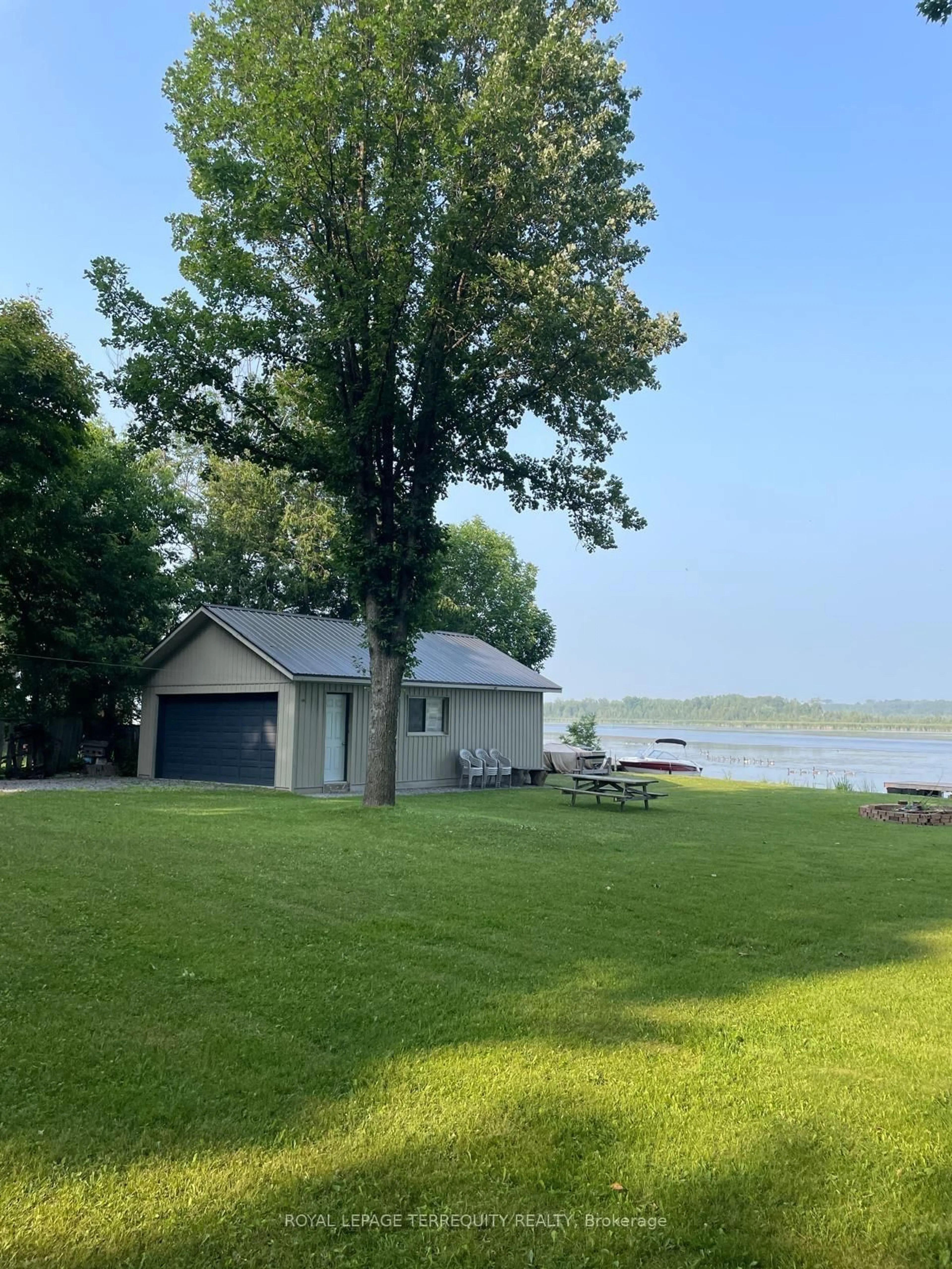A pic from outside/outdoor area/front of a property/back of a property/a pic from drone, water/lake/river/ocean view for 31 Alpine St, Kawartha Lakes Ontario K9V 4R1