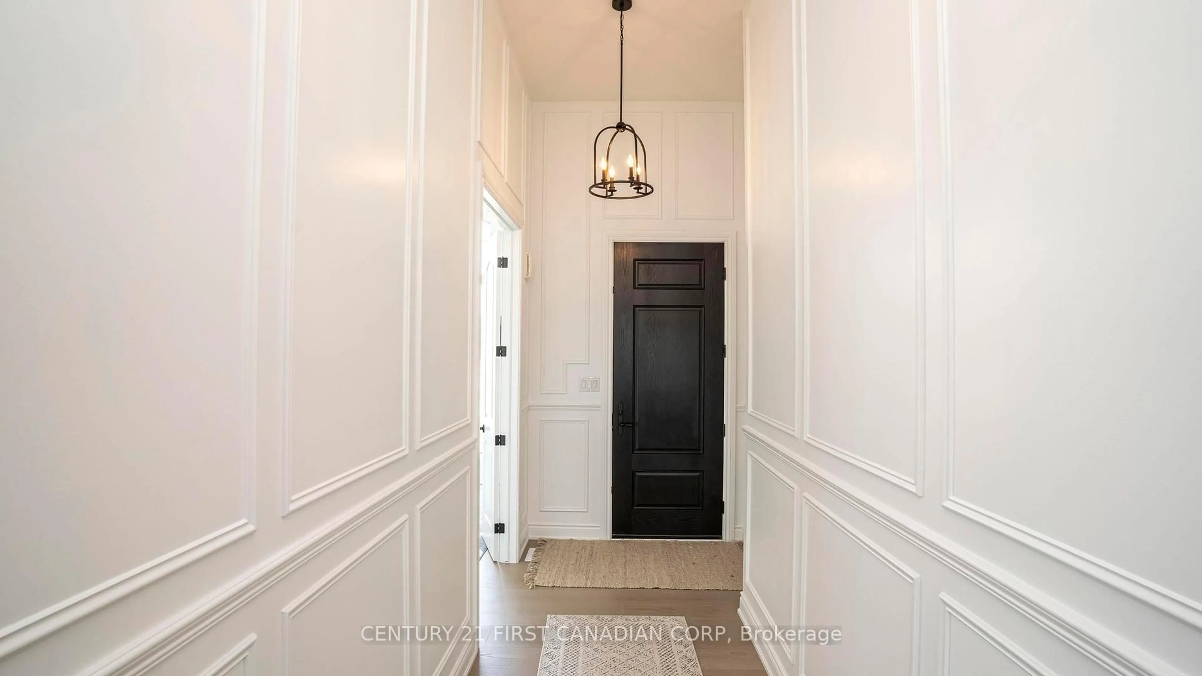 Indoor entryway for 956 TRAILSWAY Ave, London South Ontario N6K 0K7