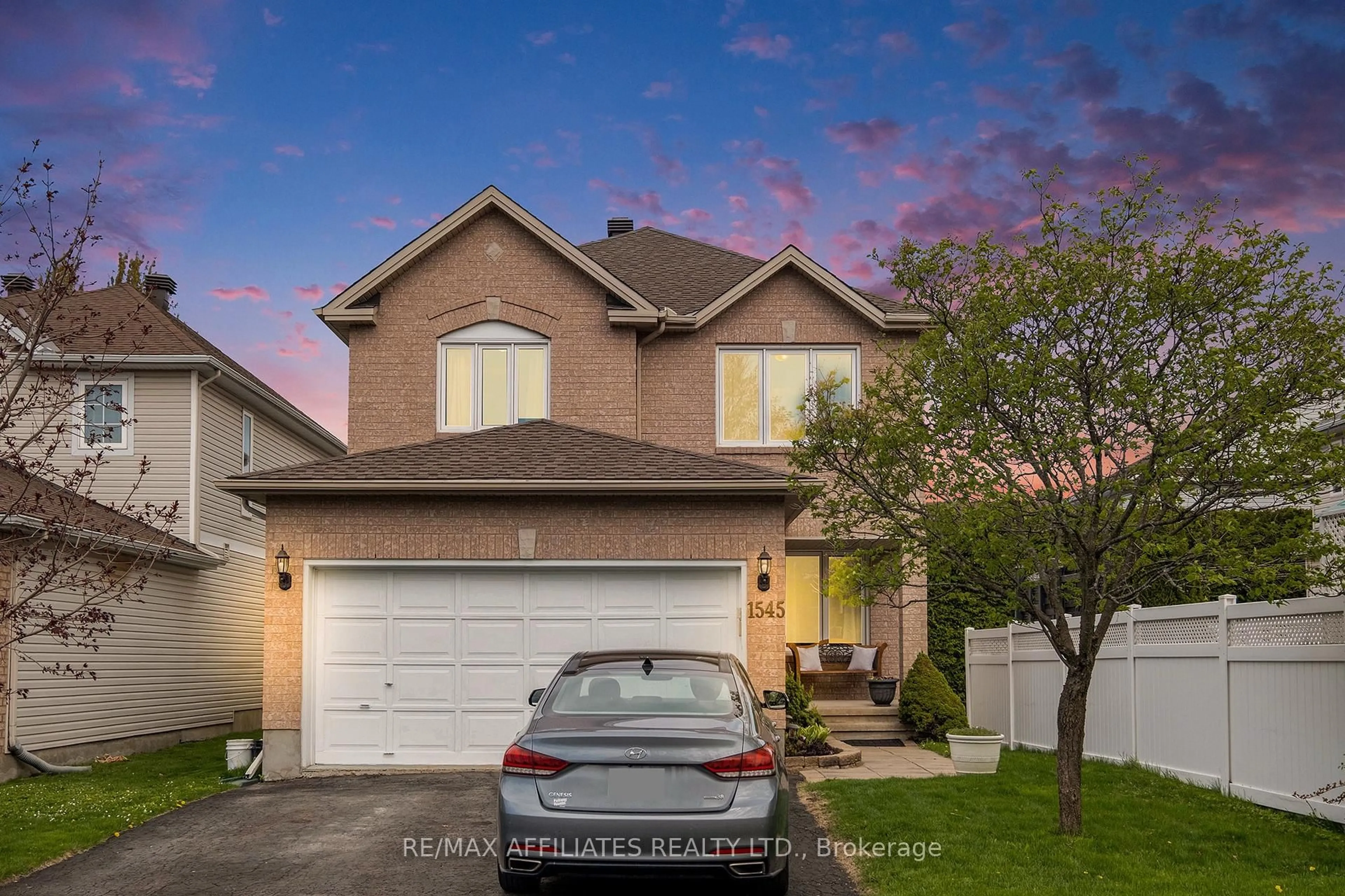 Home with vinyl exterior material, street for 1545 Senateurs Way, Orleans Ontario K4A 4A2