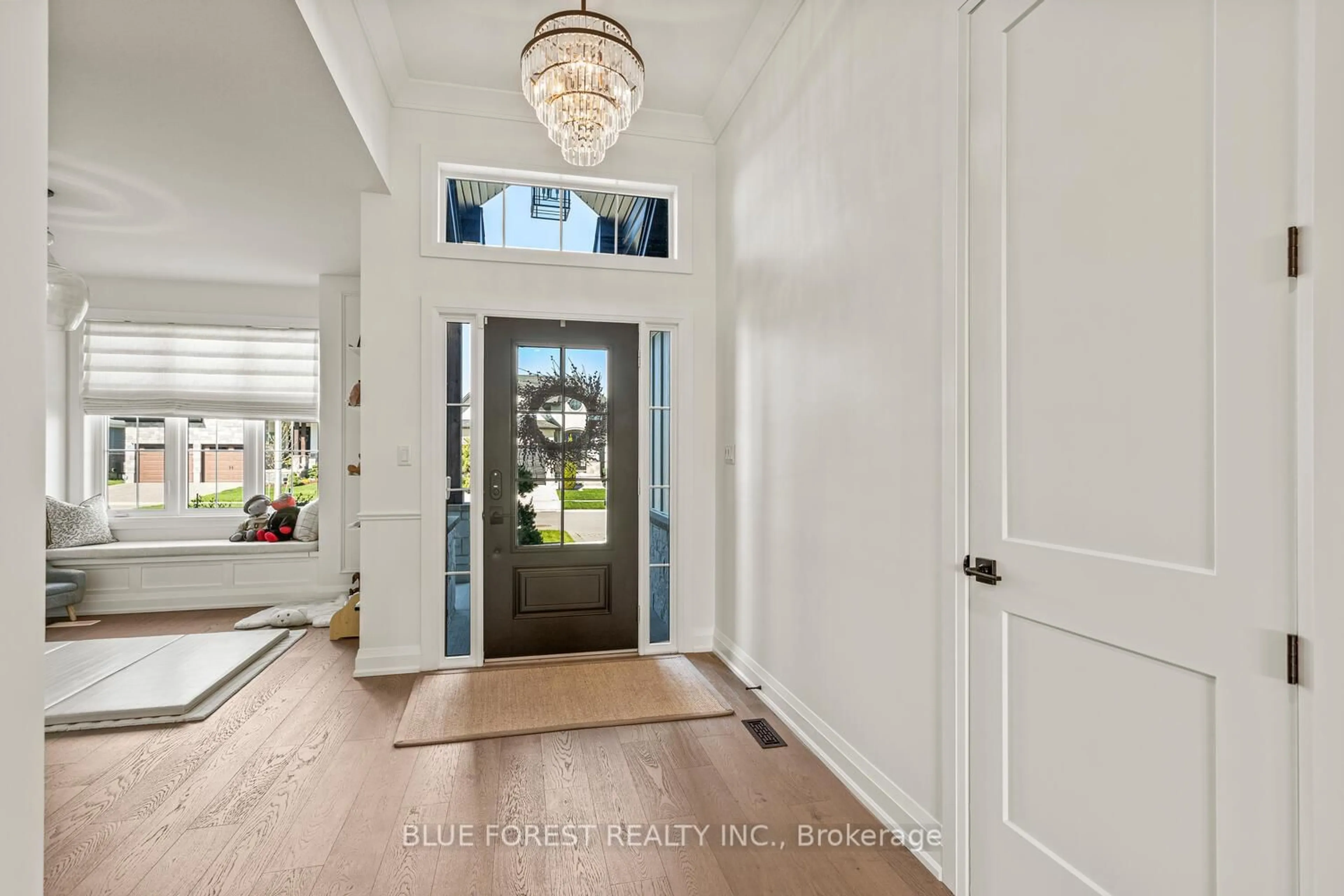 Indoor entryway for 86 Kemp Cres, Strathroy-Caradoc Ontario N7G 0G3