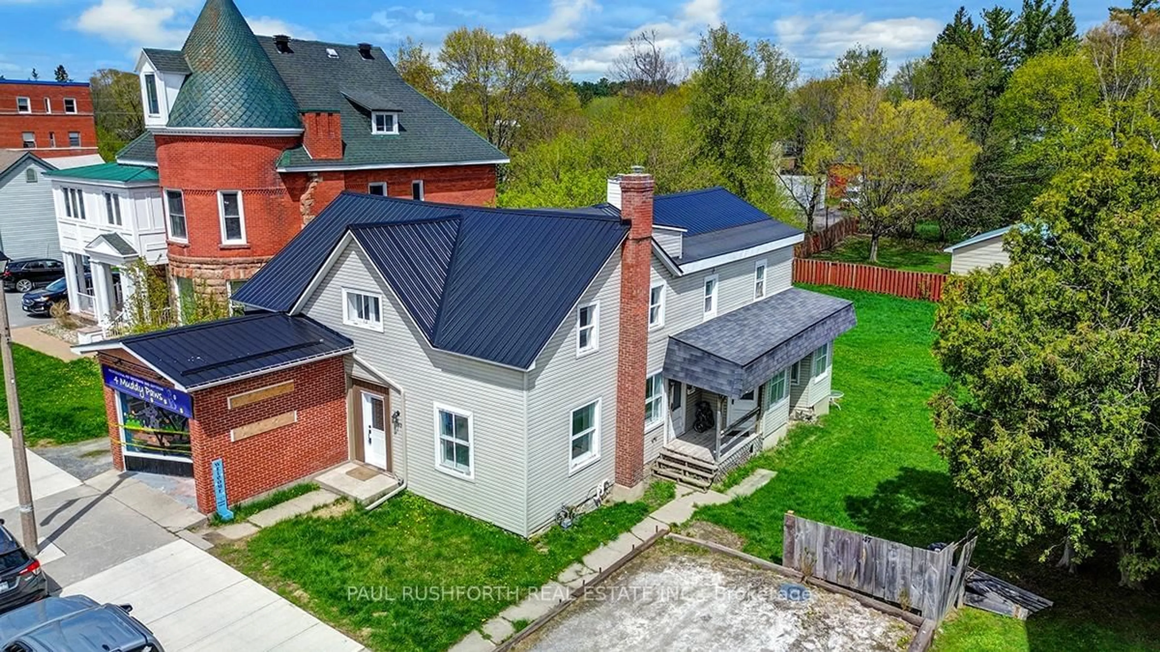 A pic from outside/outdoor area/front of a property/back of a property/a pic from drone, street for 47 Madawaska St, Arnprior Ontario K7S 1R8