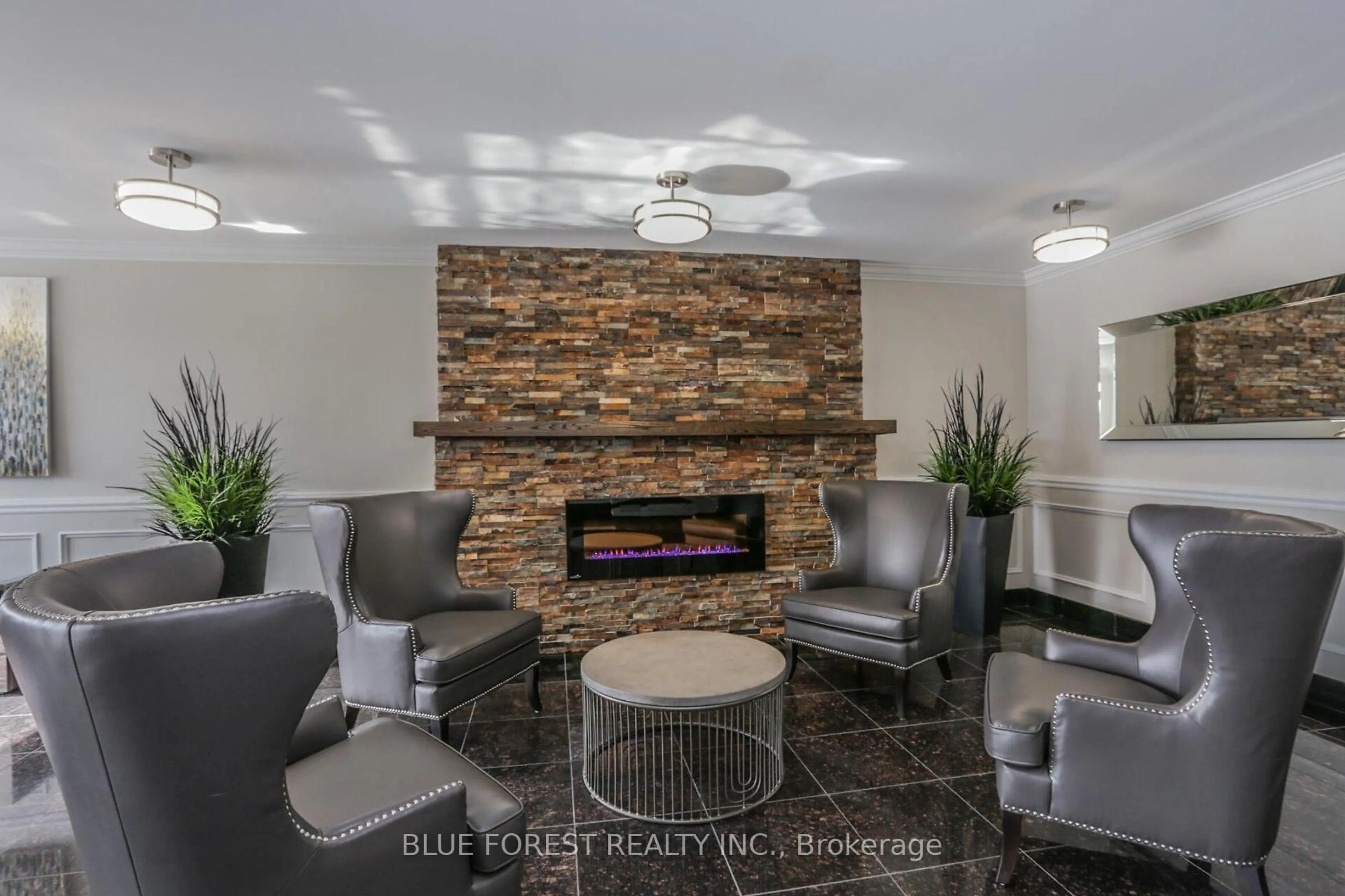 Lobby for 353 Commissioners Rd #206, London South Ontario N6J 0A3