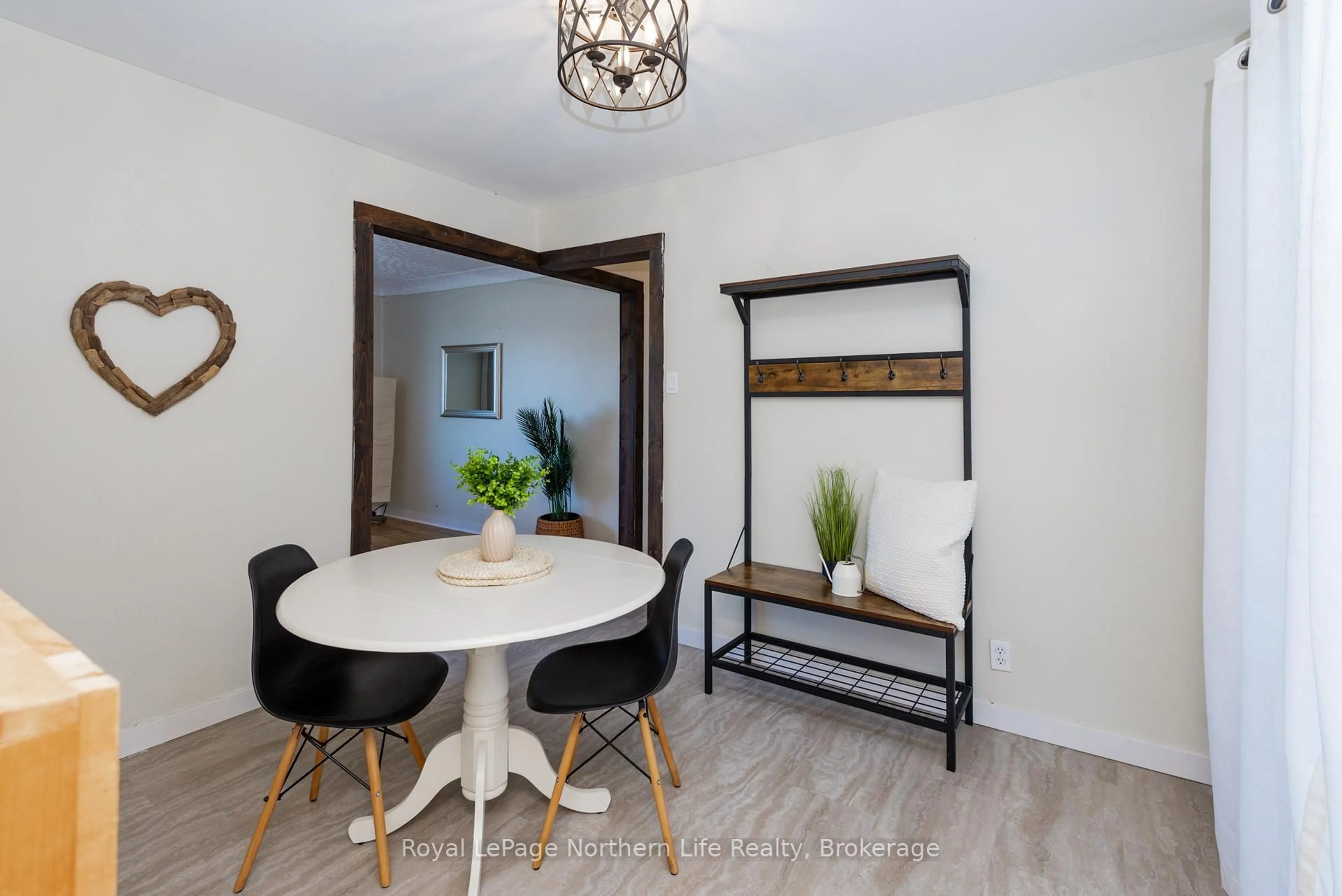 Dining room, unknown for 124 Vincent Ave, North Bay Ontario P1B 7K5