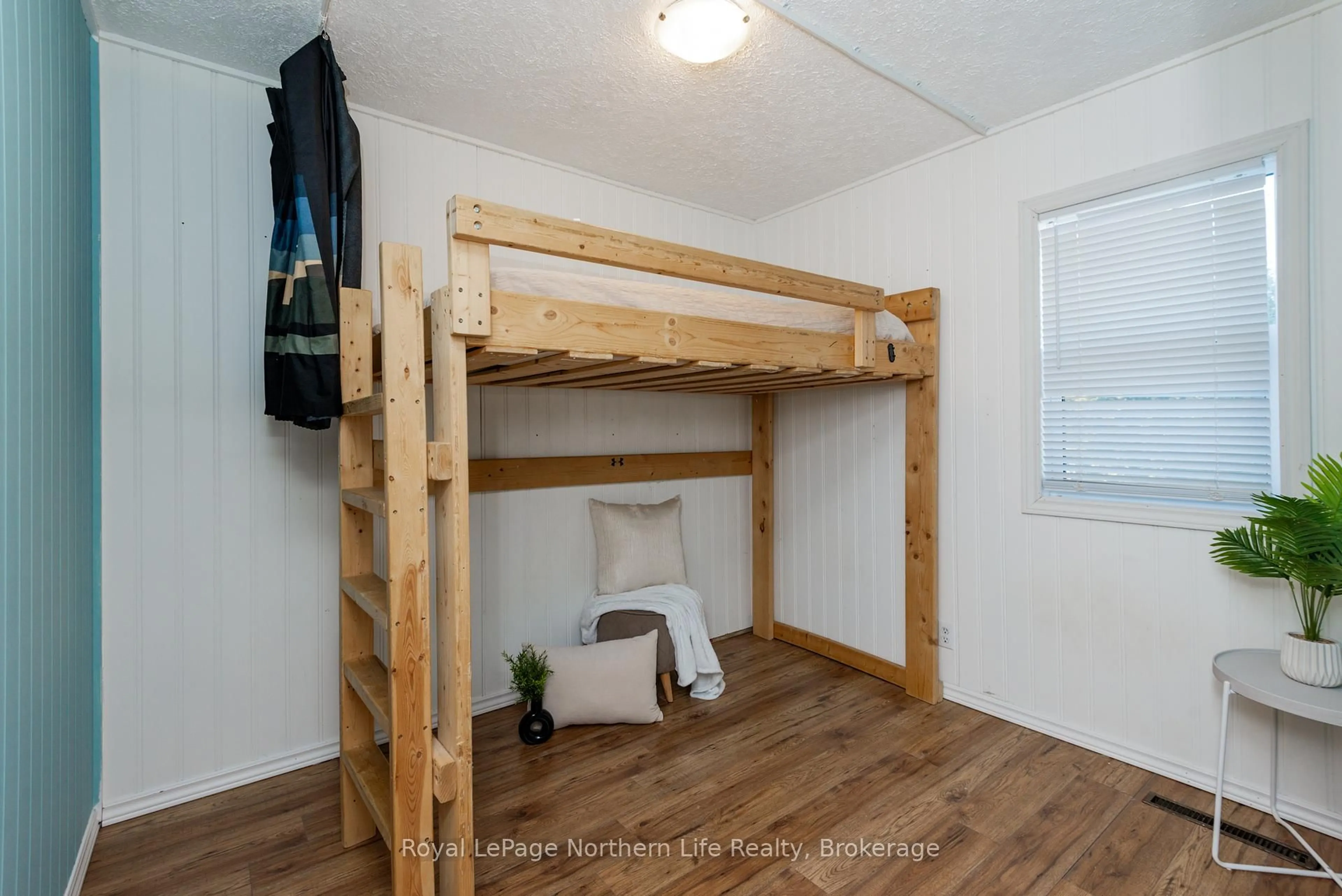 A pic of a room for 124 Vincent Ave, North Bay Ontario P1B 7K5