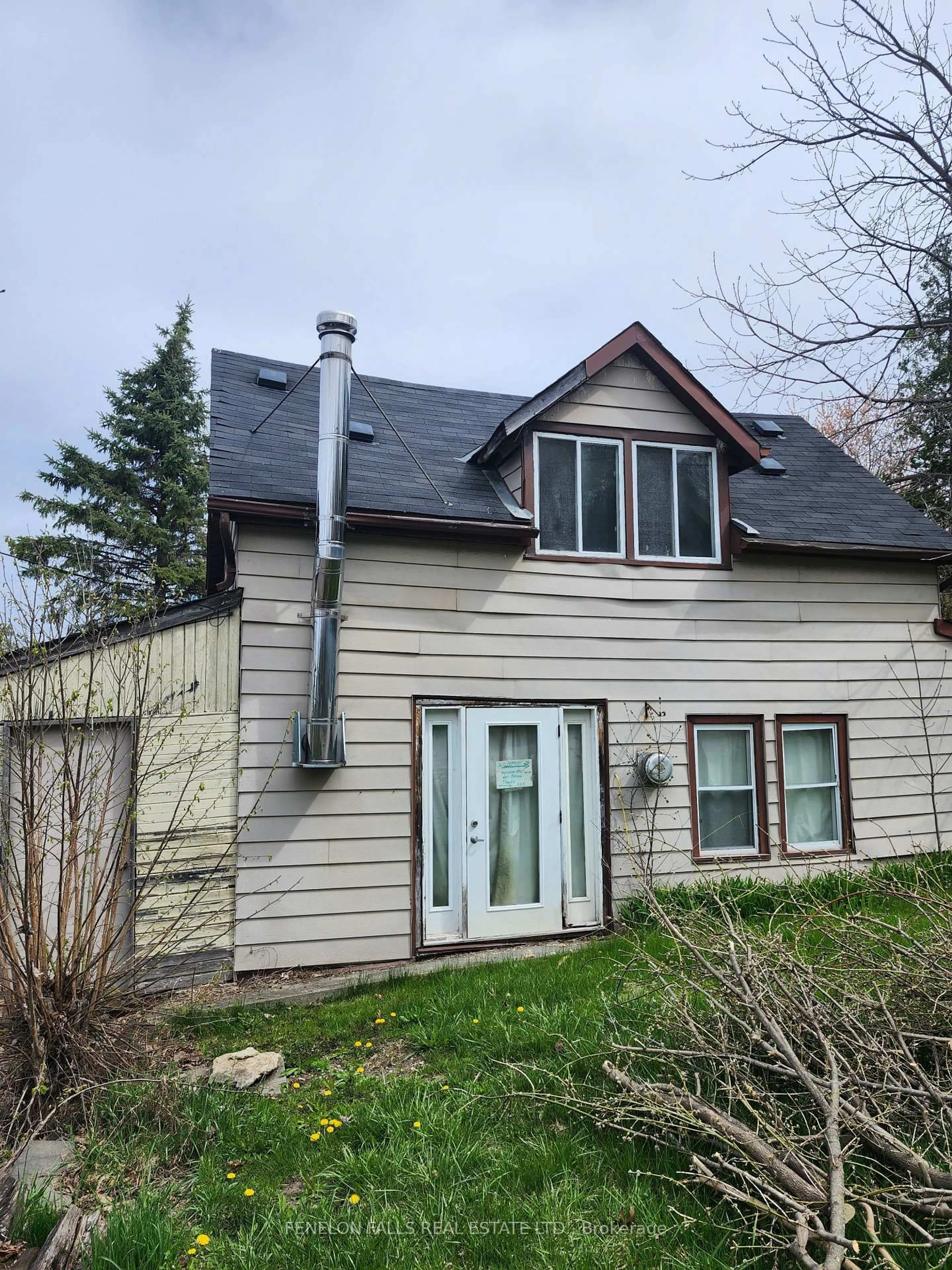 Home with vinyl exterior material, building for 22 Viamede St, Kawartha Lakes Ontario K0M 1L0