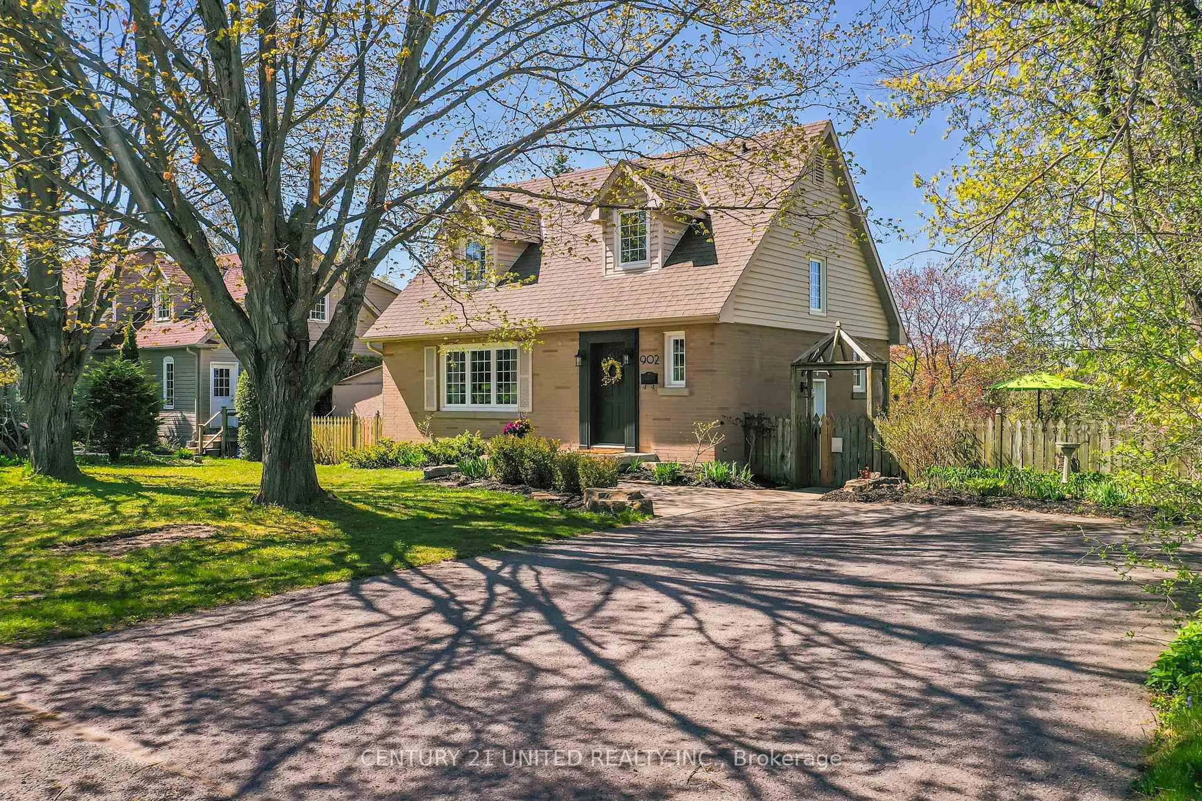 Home with brick exterior material, street for 902 Valleyview Dr, Peterborough West Ontario K9J 6R1