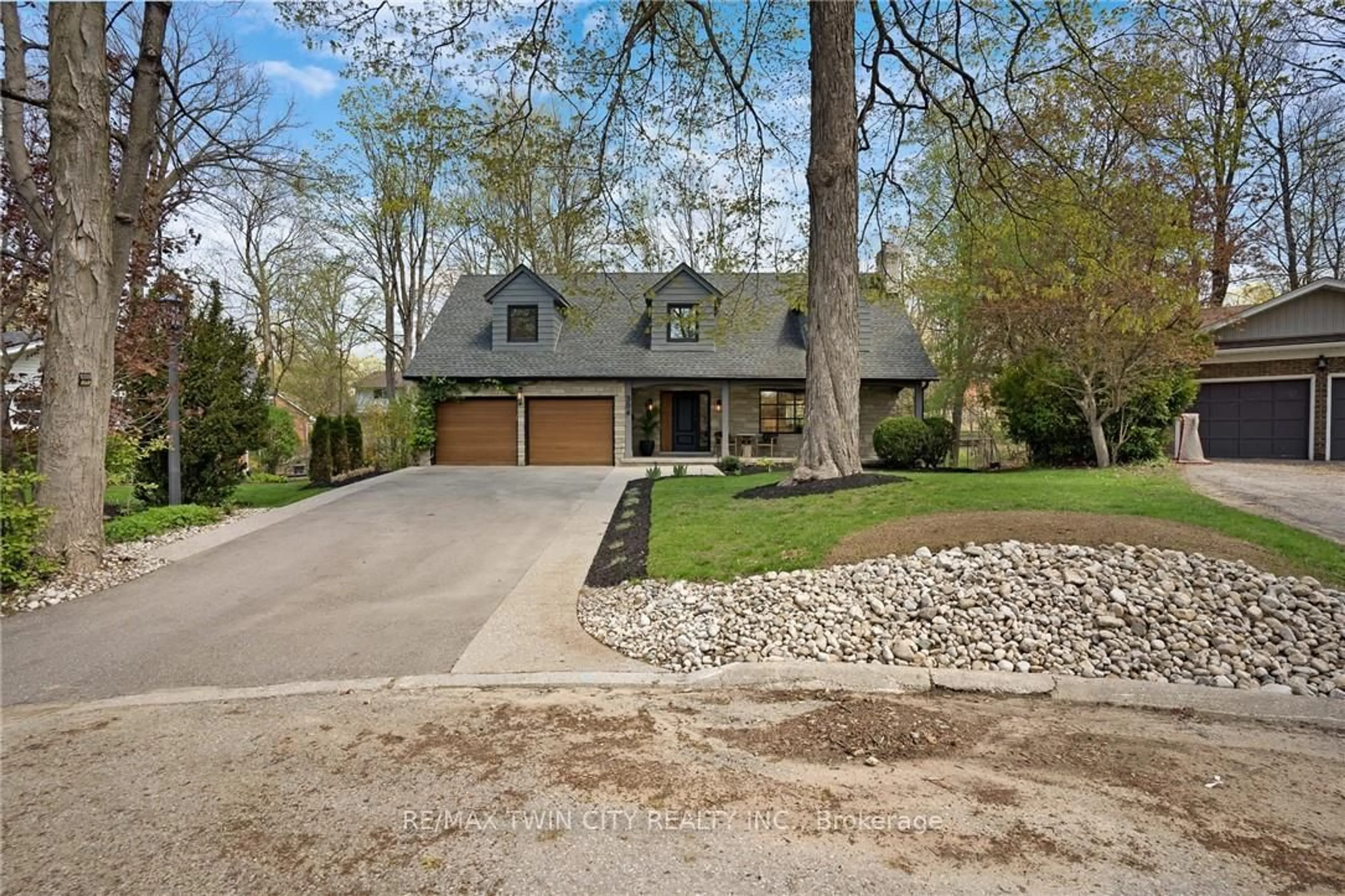 Home with brick exterior material, street for 304 Ferndale Pl, Waterloo Ontario N2J 3X9