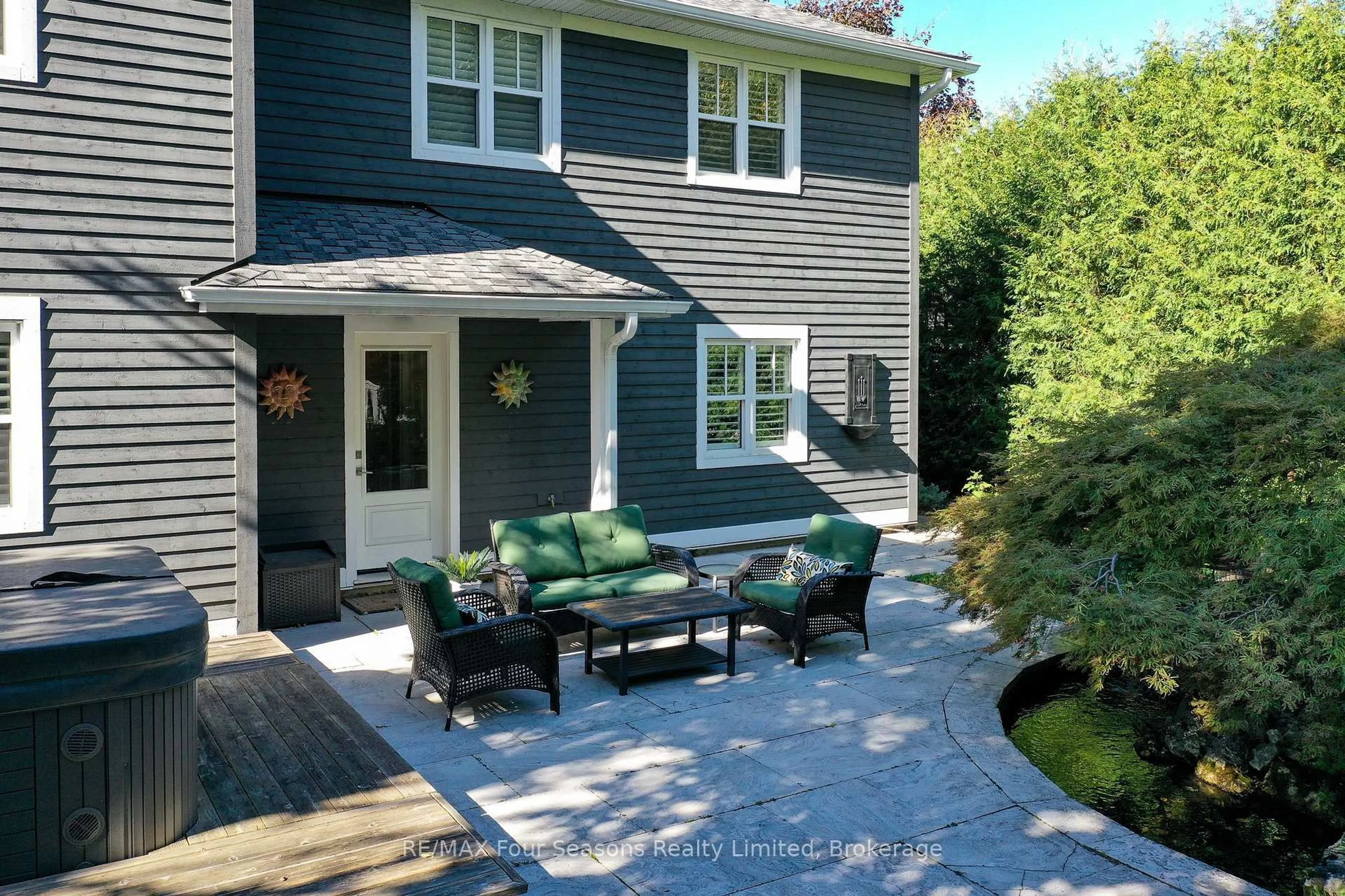 Patio, street for 108 Liisa's Lane, Blue Mountains Ontario L9Y 0M3