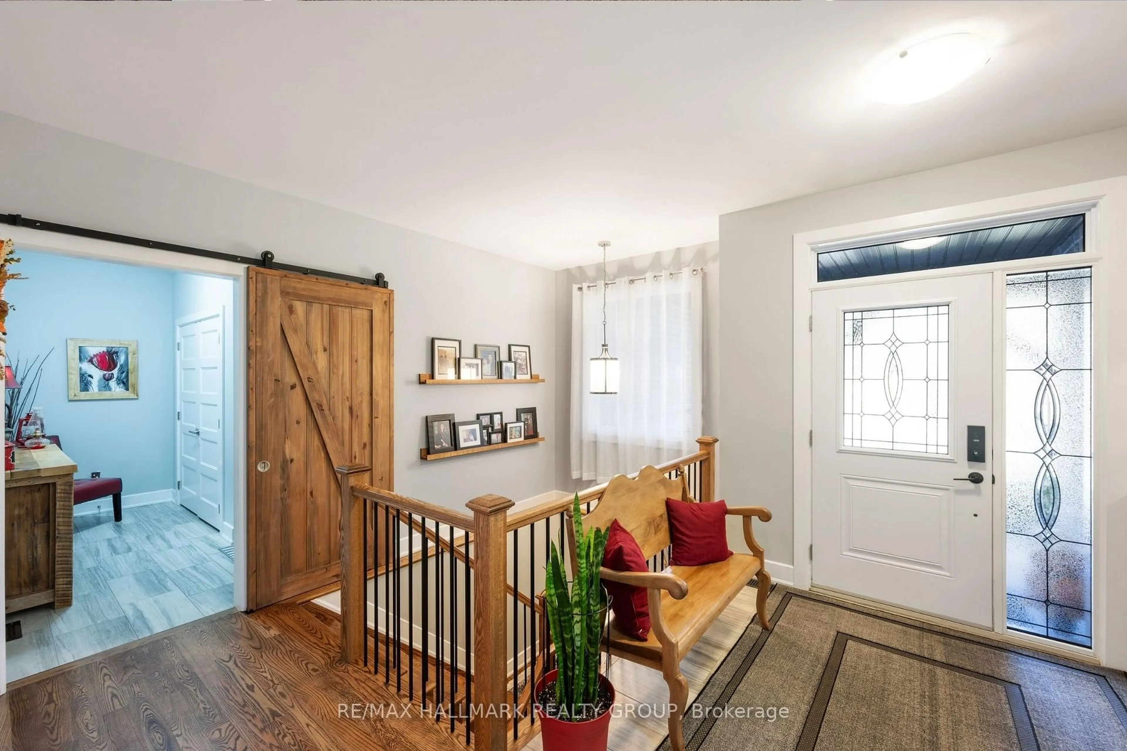 Indoor entryway for 691 Ebbs Bay Rd, Carleton Place Ontario K7C 0C5
