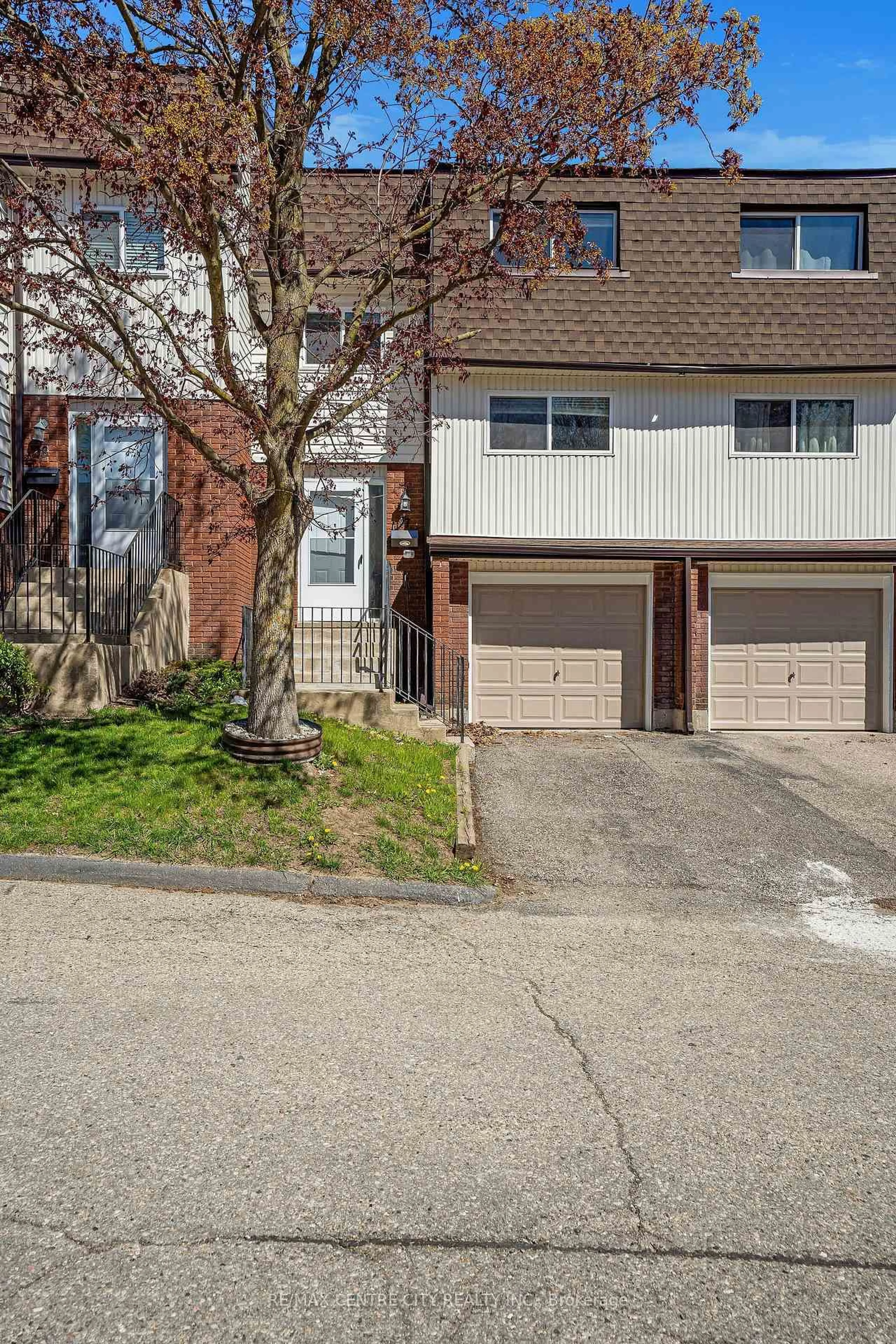 Unknown for 281 Bluevale St #27, Waterloo Ontario N2J 4L8
