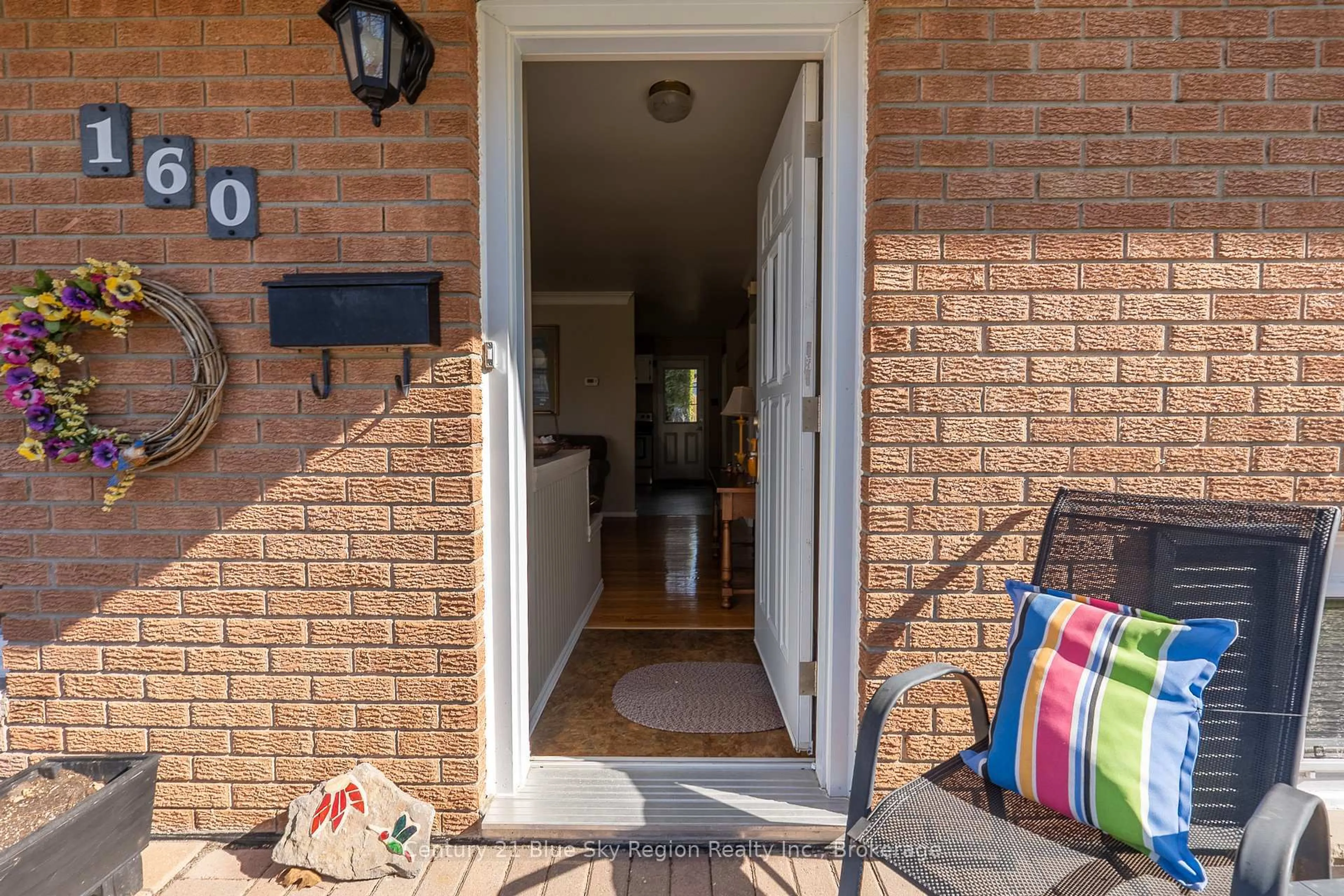 Indoor entryway for 160 Carlo Cres, North Bay Ontario P1B 8B1