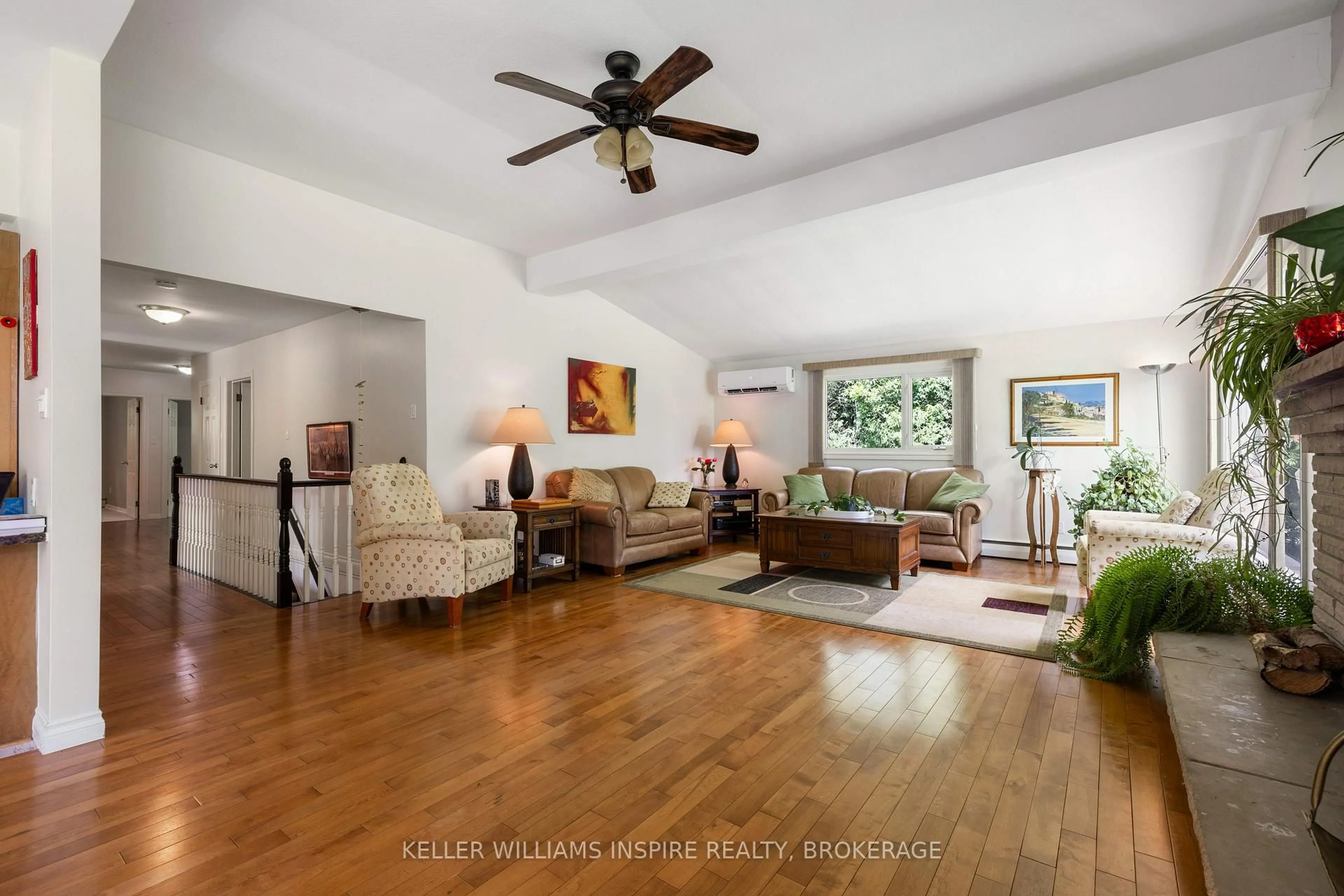 Living room with furniture, unknown for 3 Helena Pl, Kingston Ontario K7L 4V1