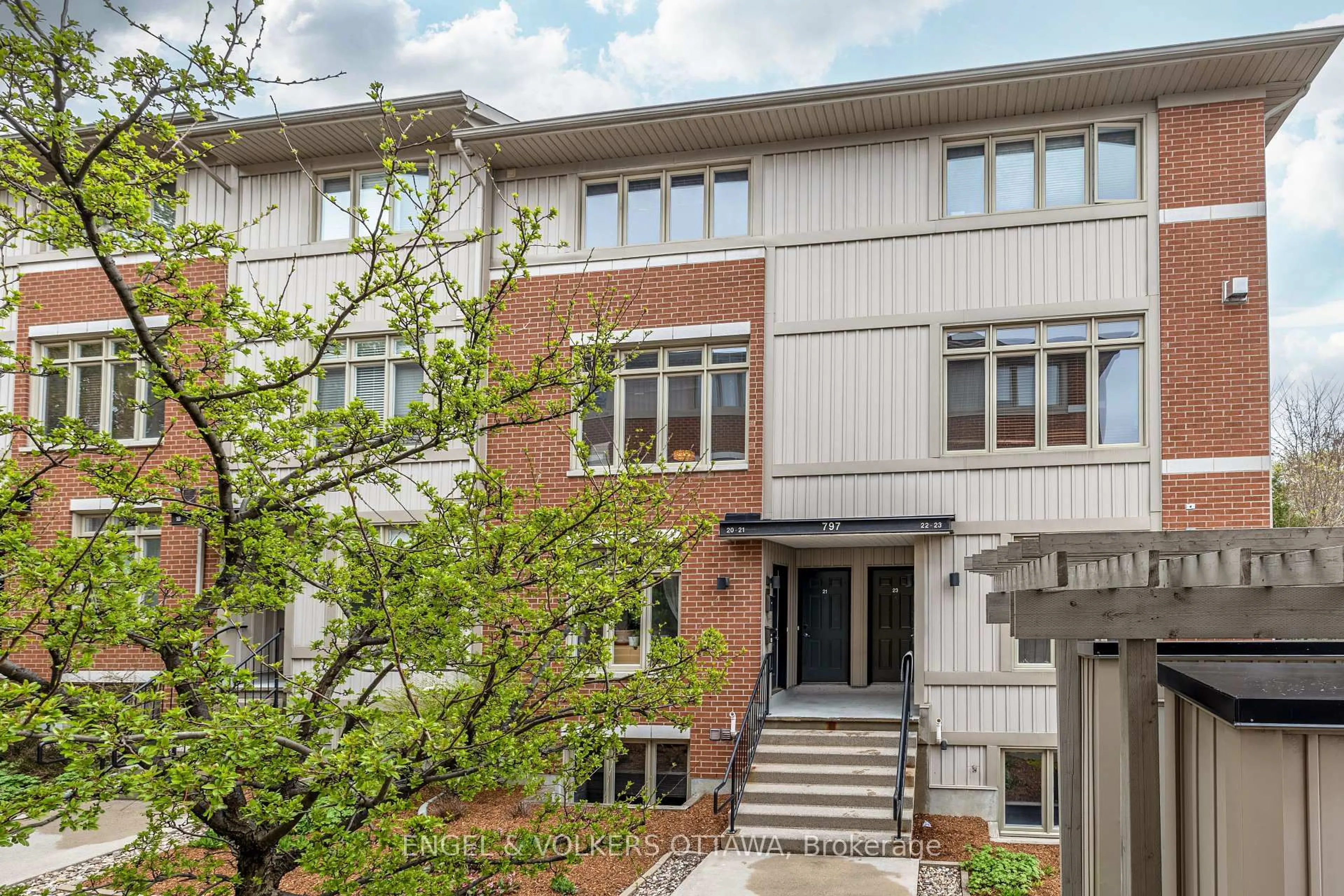 Home with brick exterior material, street for 797 Montreal Rd #21, Ottawa Ontario K1K 0S9