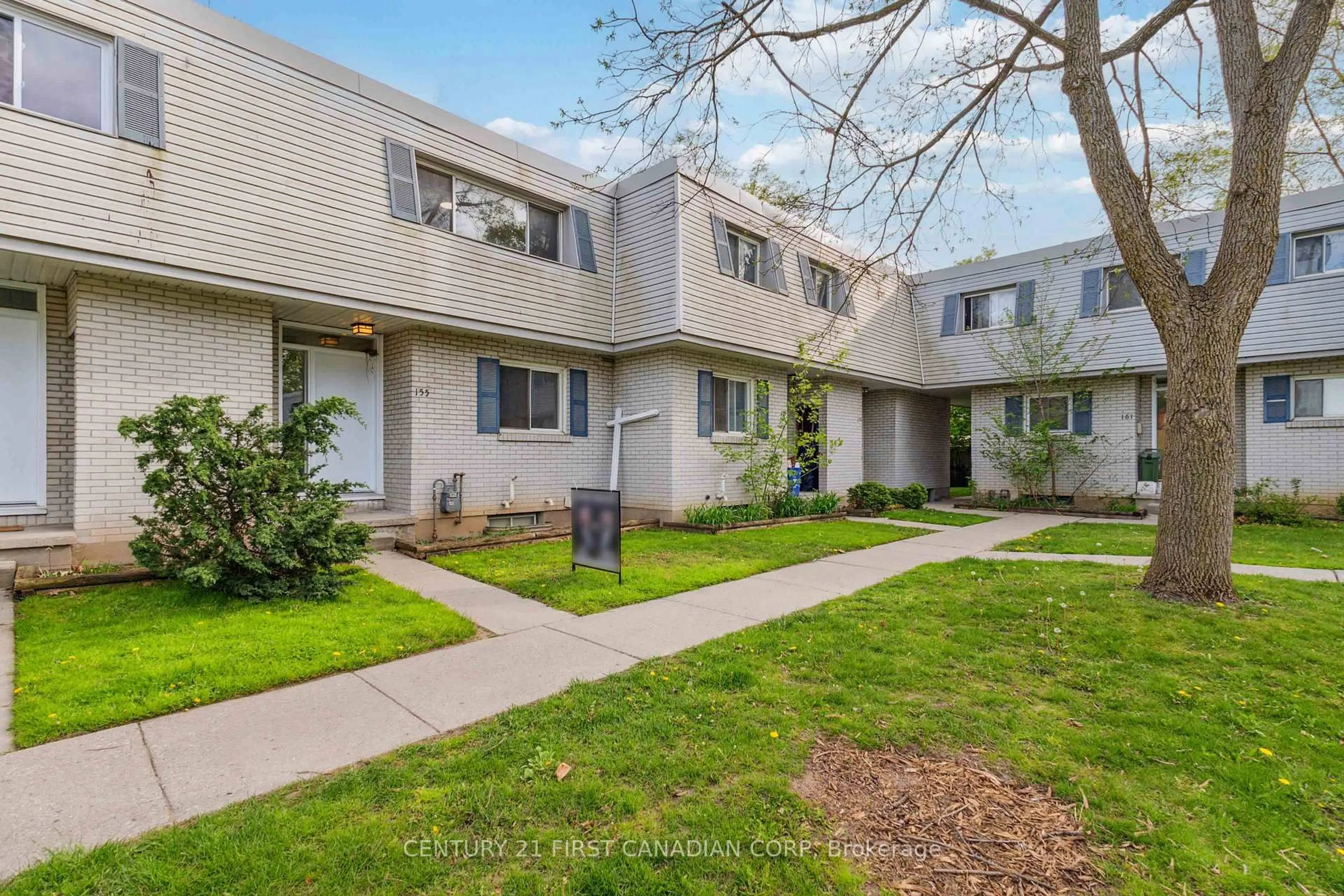 A pic from outside/outdoor area/front of a property/back of a property/a pic from drone, street for 155 Boullee St #2, London East Ontario N5Y 1T9