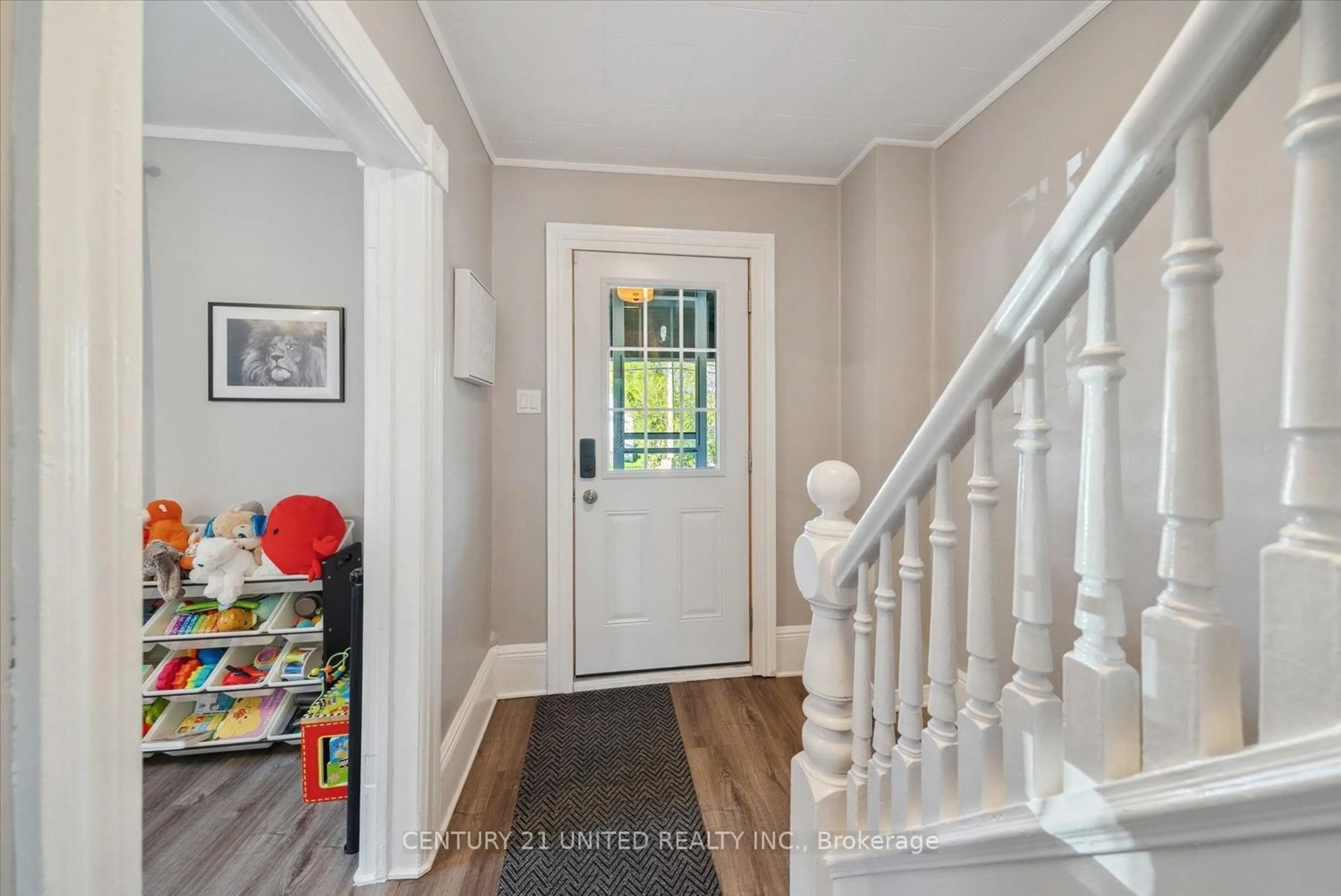 Indoor entryway for 34 Church Ave, Trent Hills Ontario K0L 1L0