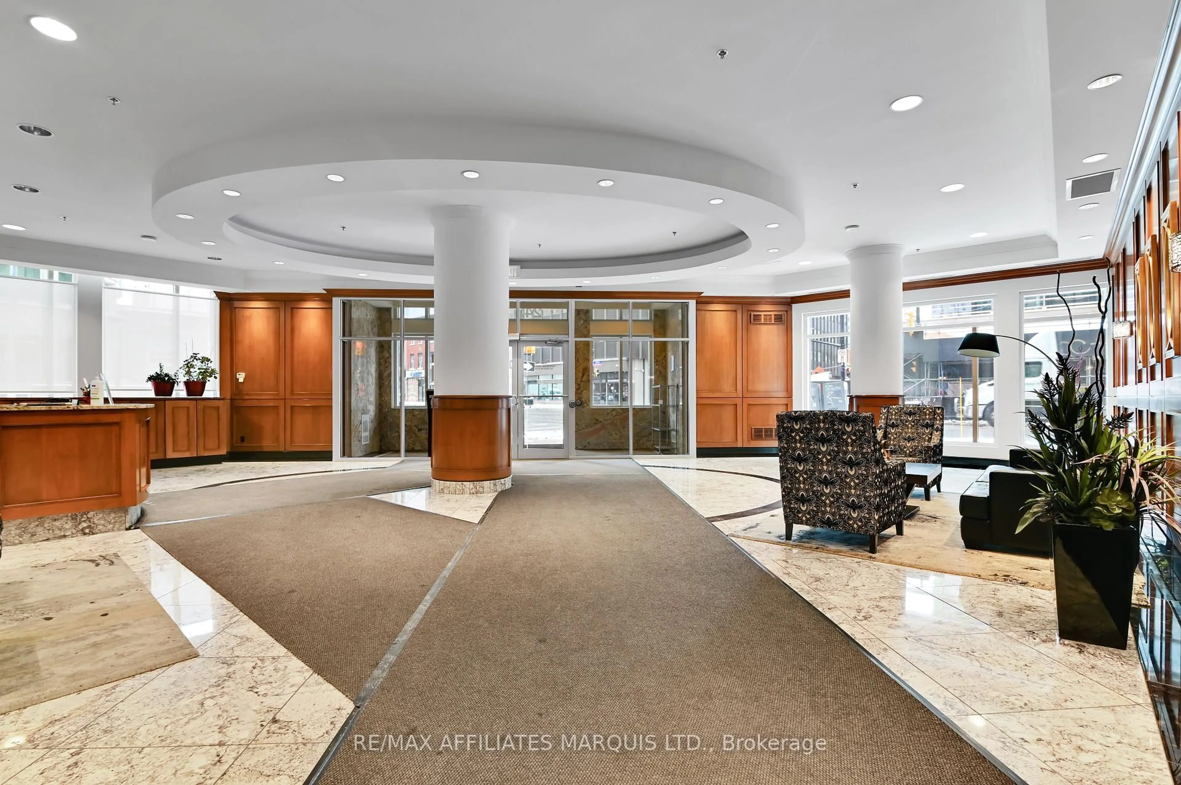 Lobby for 242 Rideau St #301, Ottawa Ontario K1N 0B7
