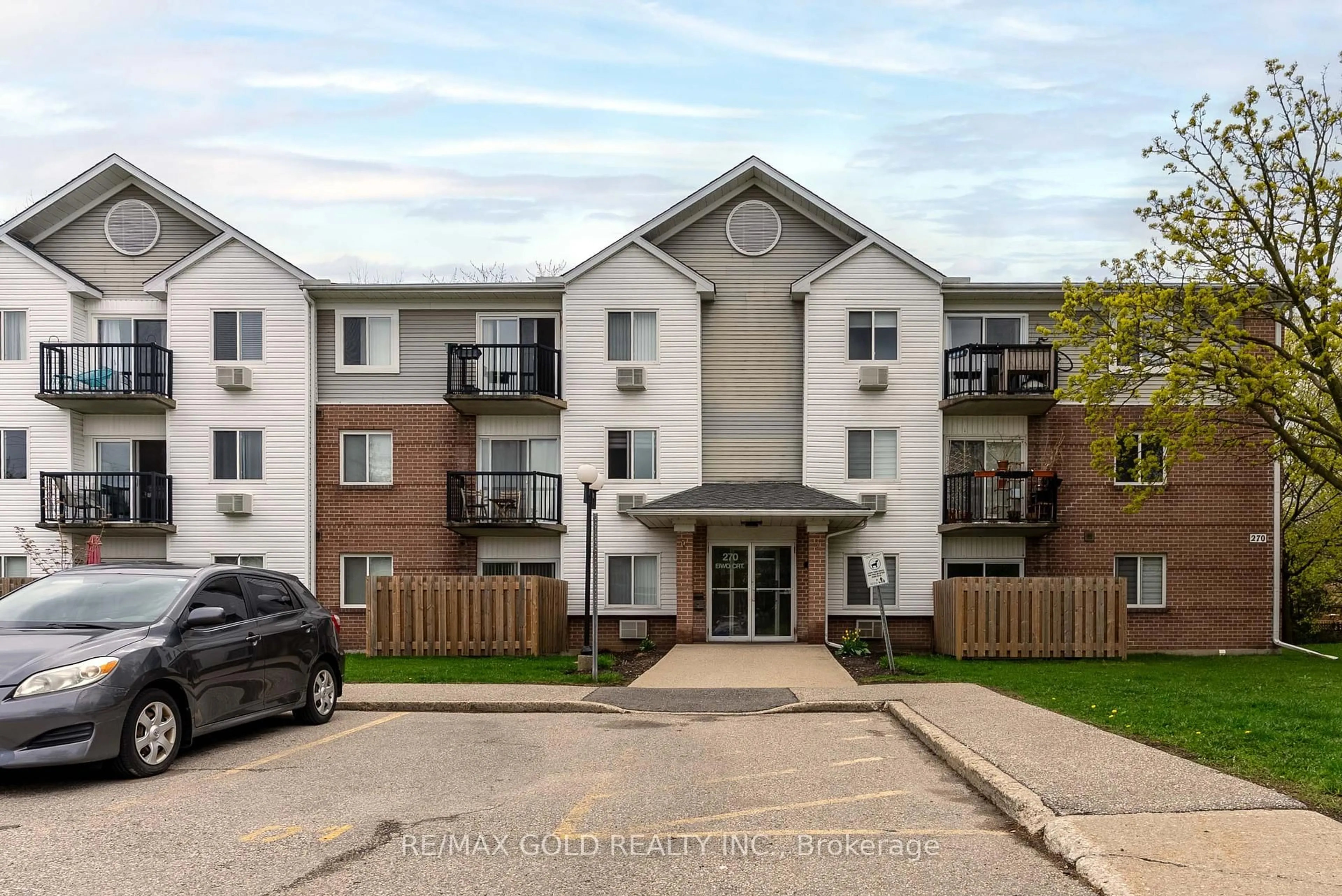 Unknown for 270 Eiwo Crt #302, Waterloo Ontario N2K 3M6