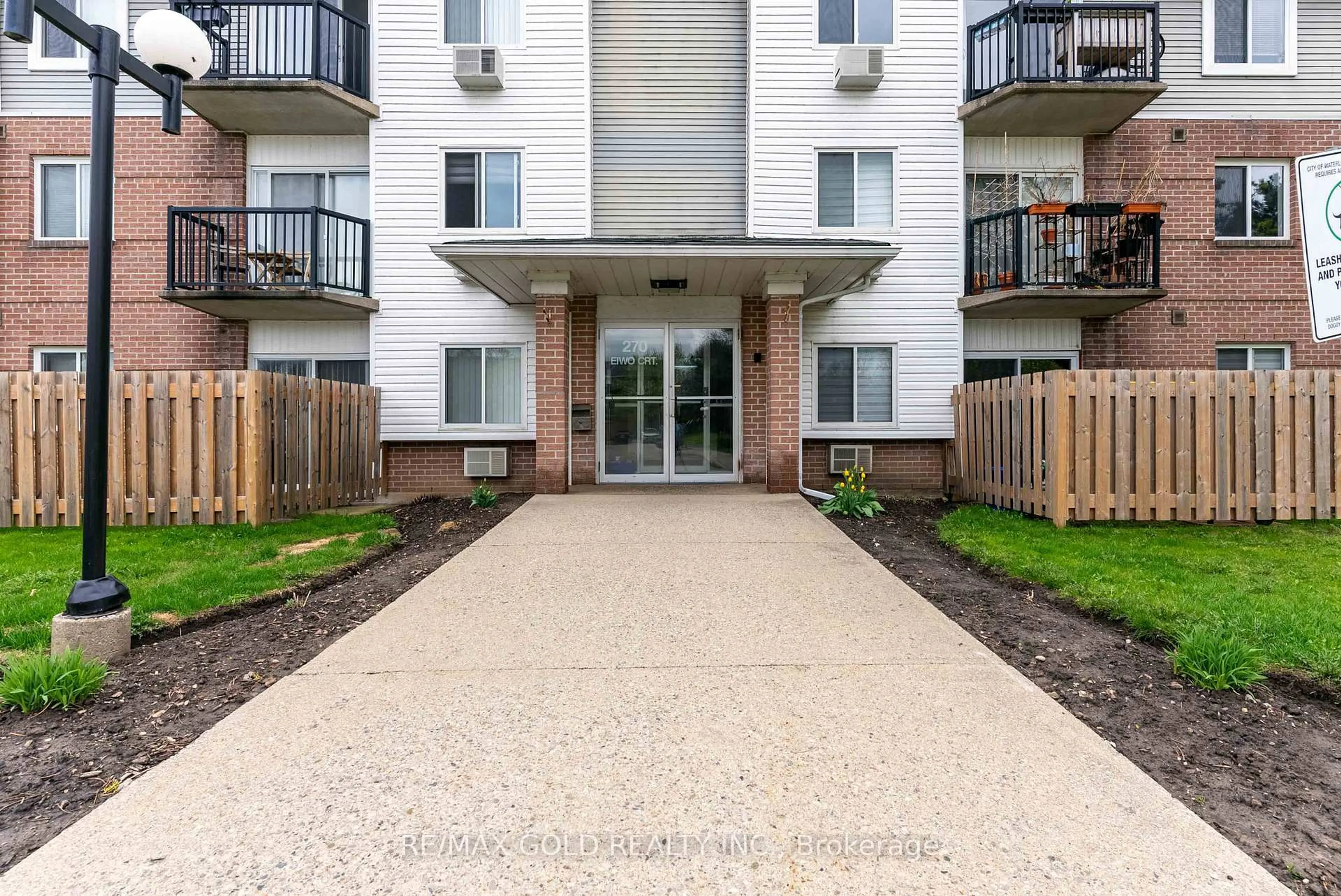 Patio, street for 270 Eiwo Crt #302, Waterloo Ontario N2K 3M6