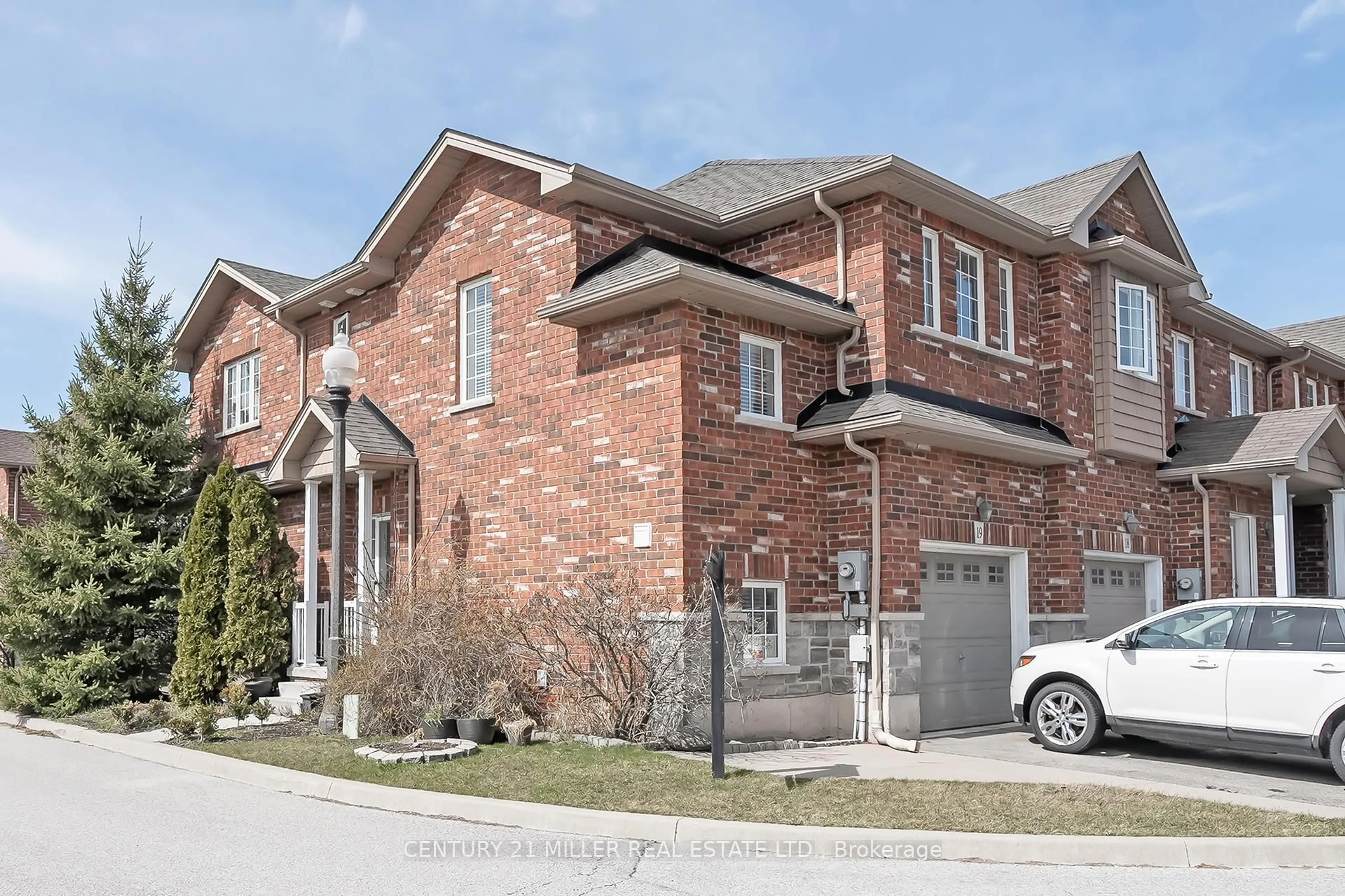 Home with brick exterior material, street for 45 Seabreeze Cres #19, Hamilton Ontario L8E 5C8