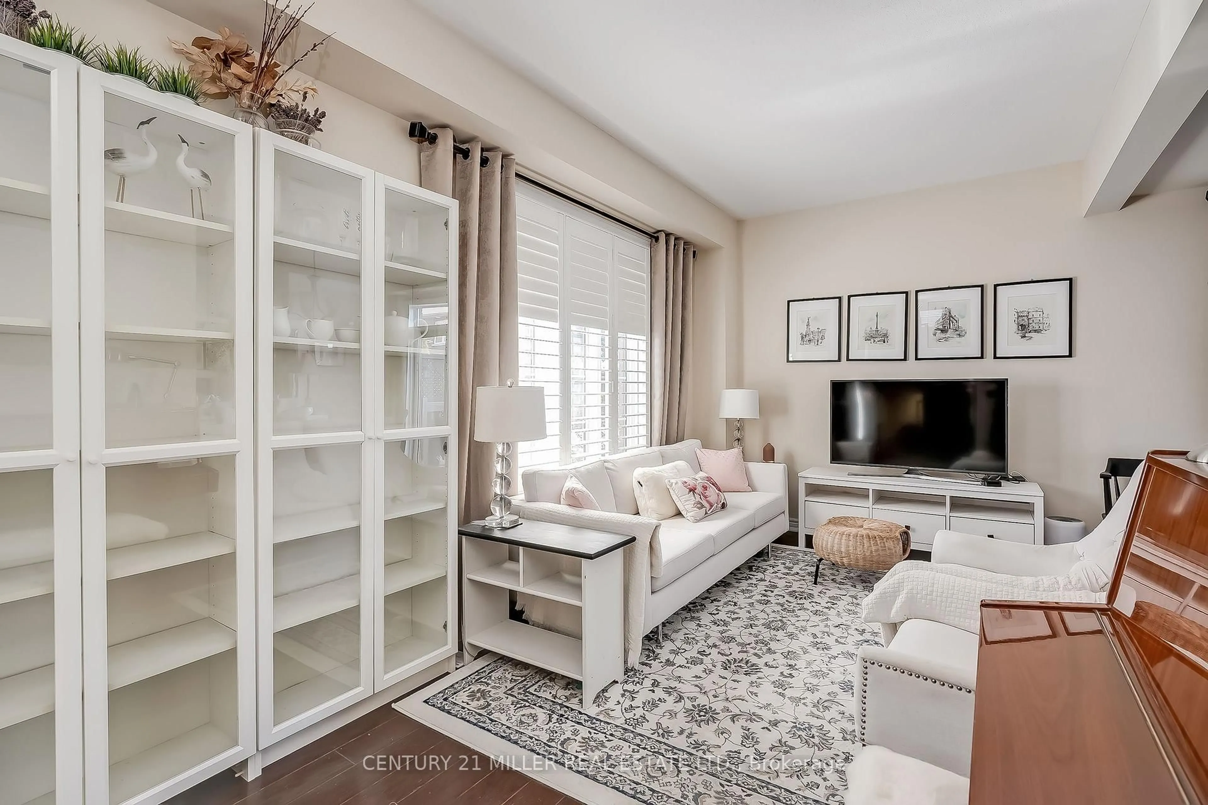 Living room with furniture, unknown for 45 Seabreeze Cres #19, Hamilton Ontario L8E 5C8