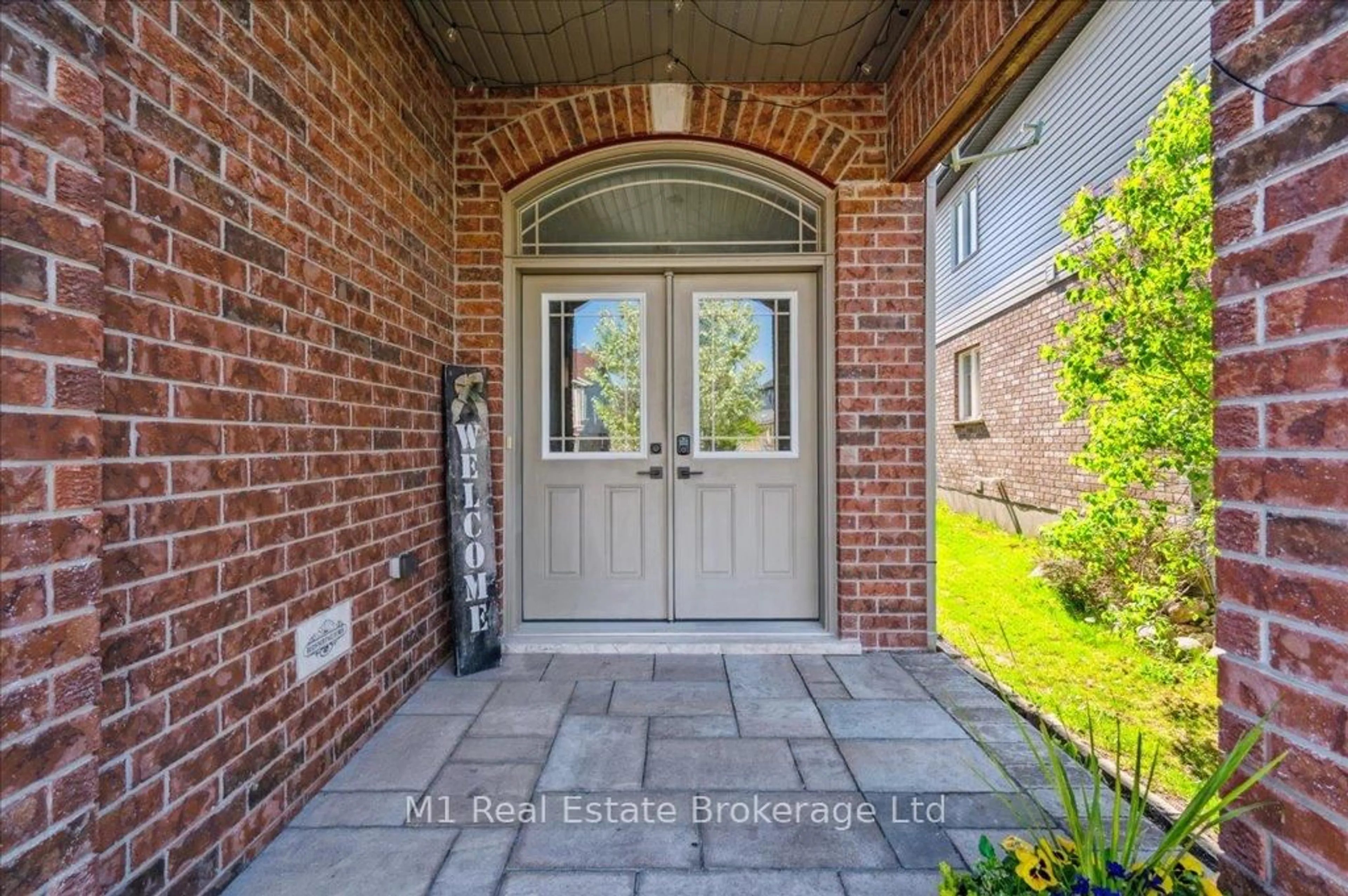 Indoor entryway for 237 Goodwin Dr, Guelph Ontario N1L 0K1