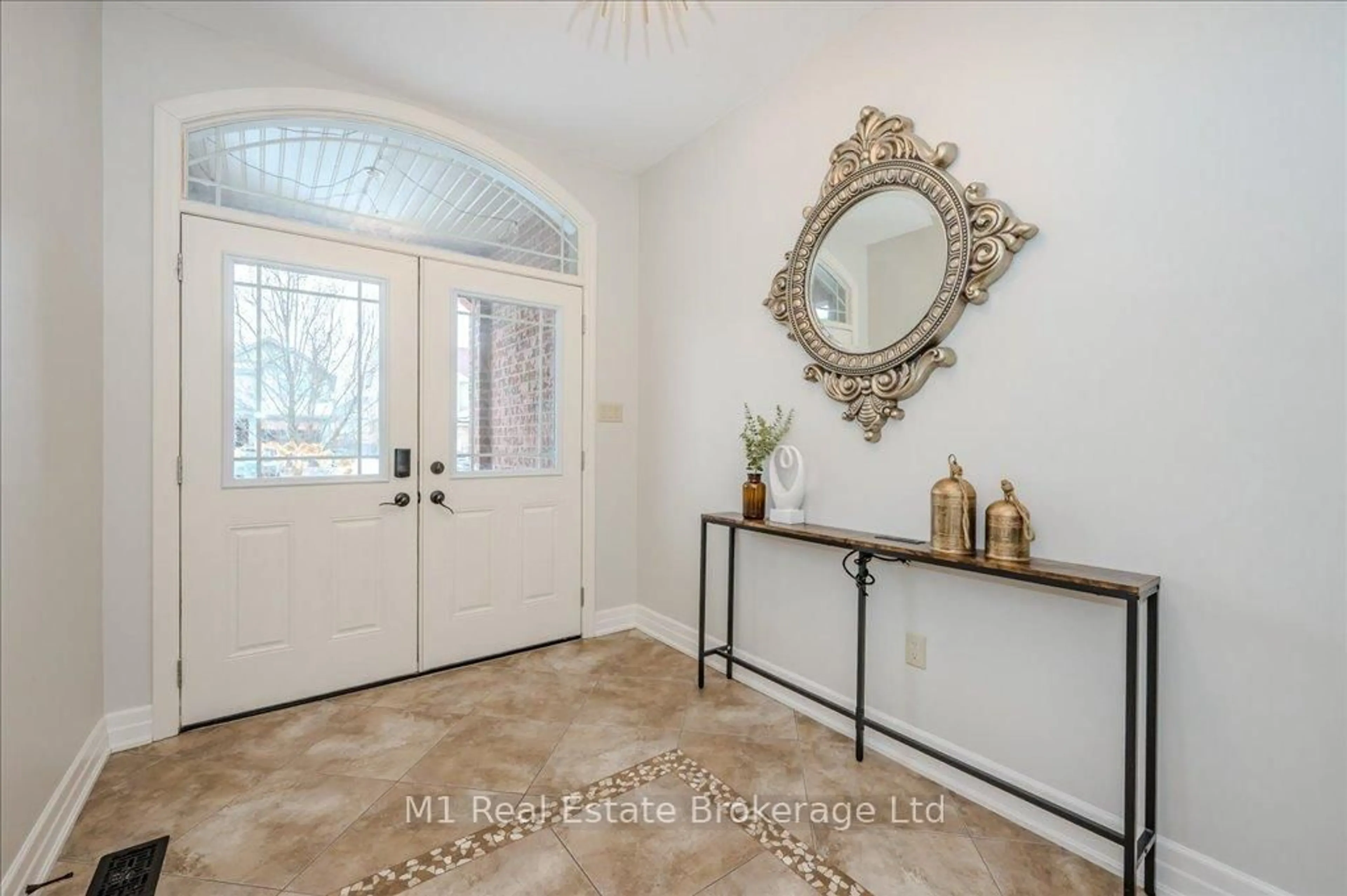 Indoor entryway for 237 Goodwin Dr, Guelph Ontario N1L 0K1