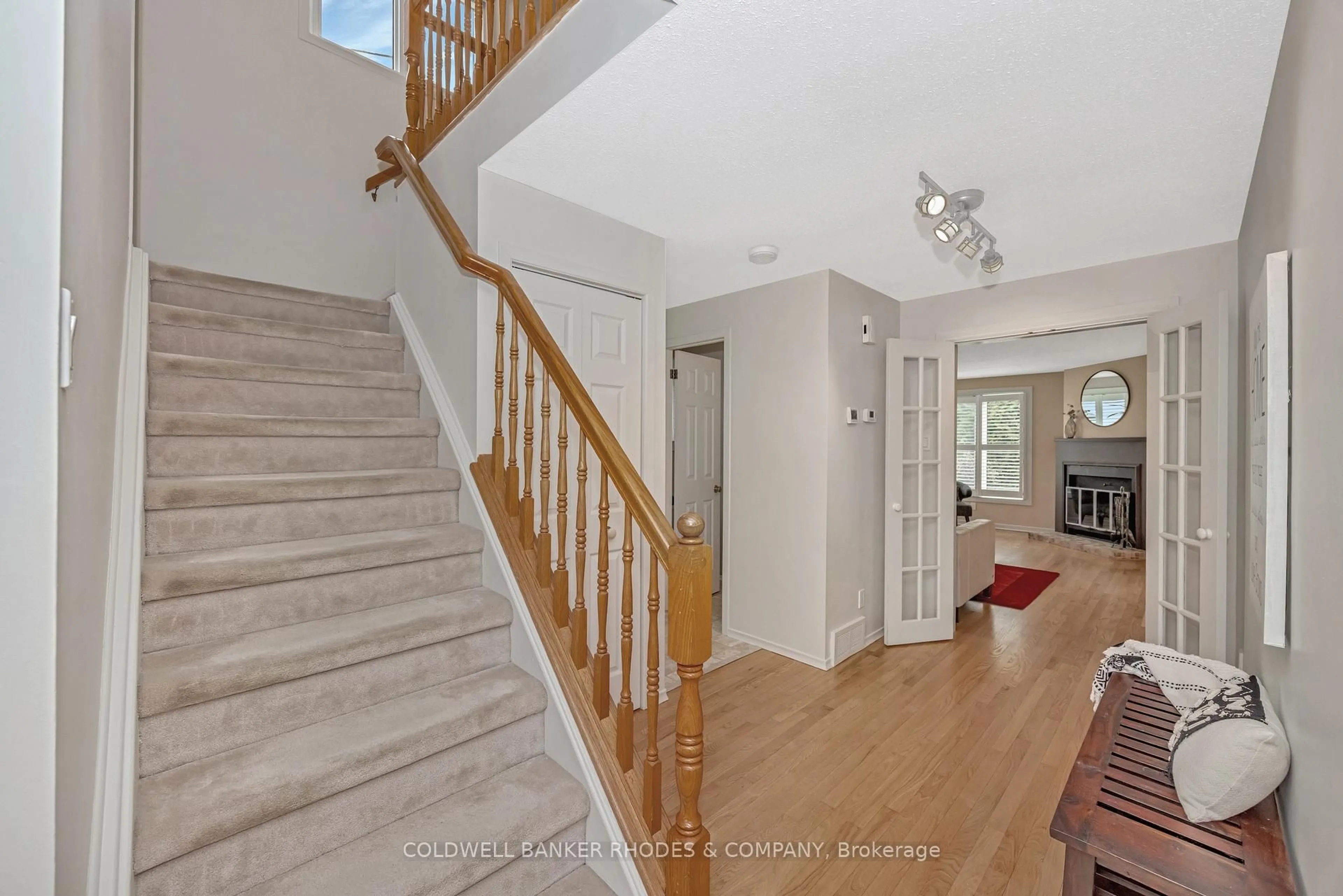 Unknown for 46 Valley Ridge St, Ottawa Ontario K2E 7W2