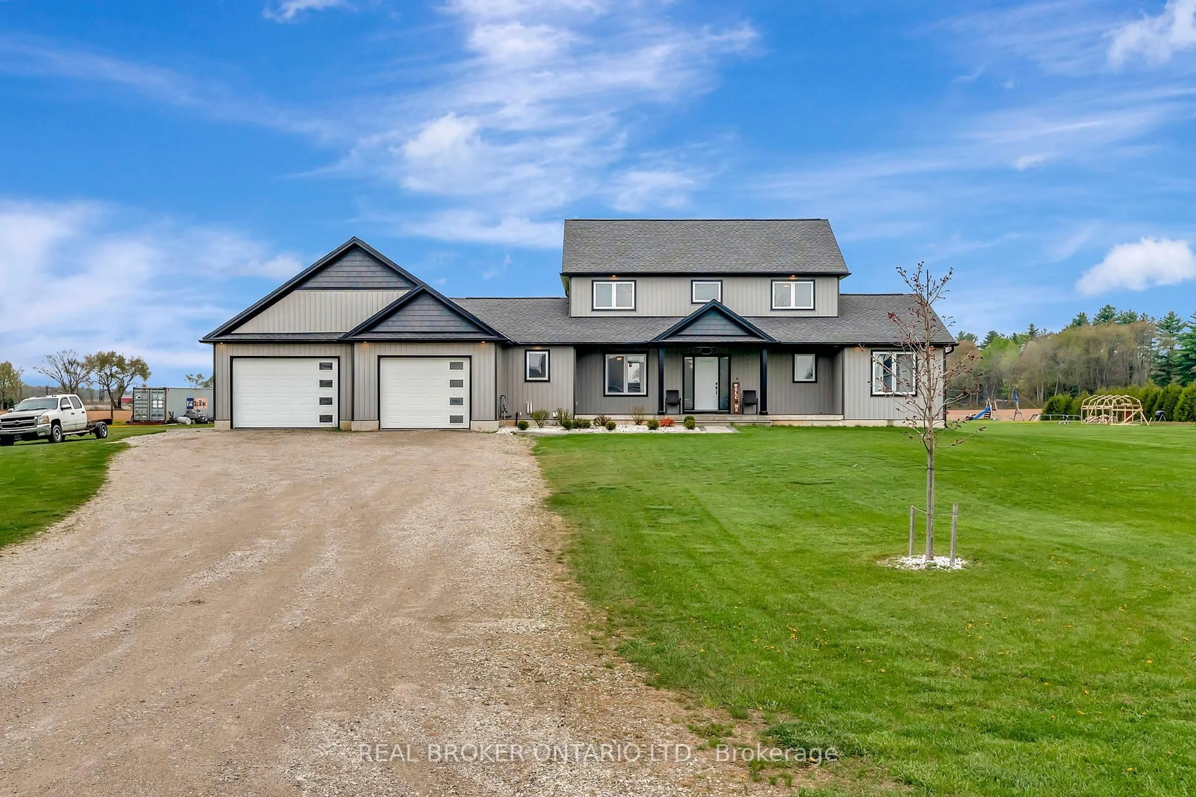 A pic from outside/outdoor area/front of a property/back of a property/a pic from drone, street for 2445 East Quarter Line Rd, Norfolk Ontario N4B 2W4