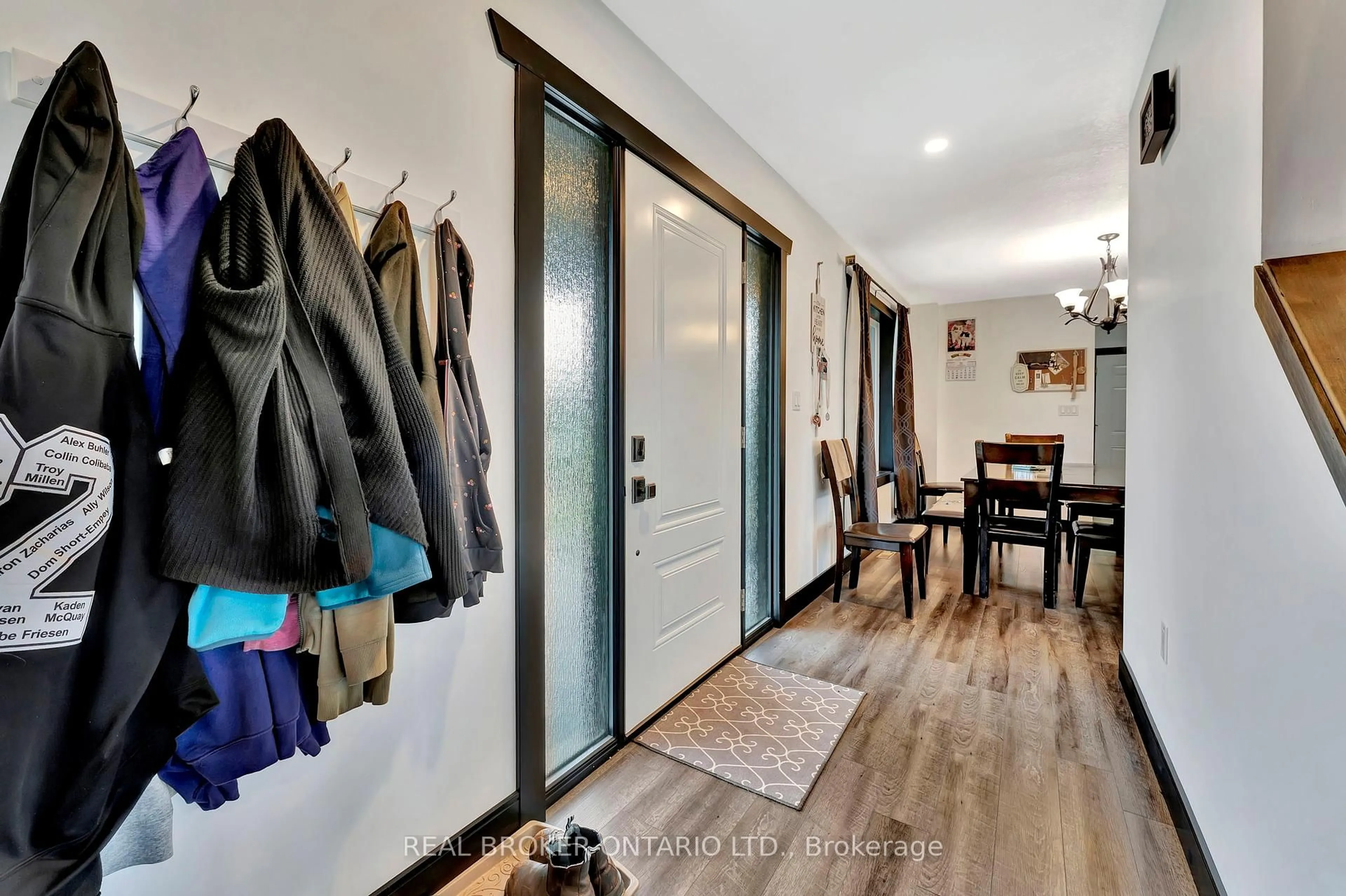 Indoor entryway for 2445 East Quarter Line Rd, Norfolk Ontario N4B 2W4