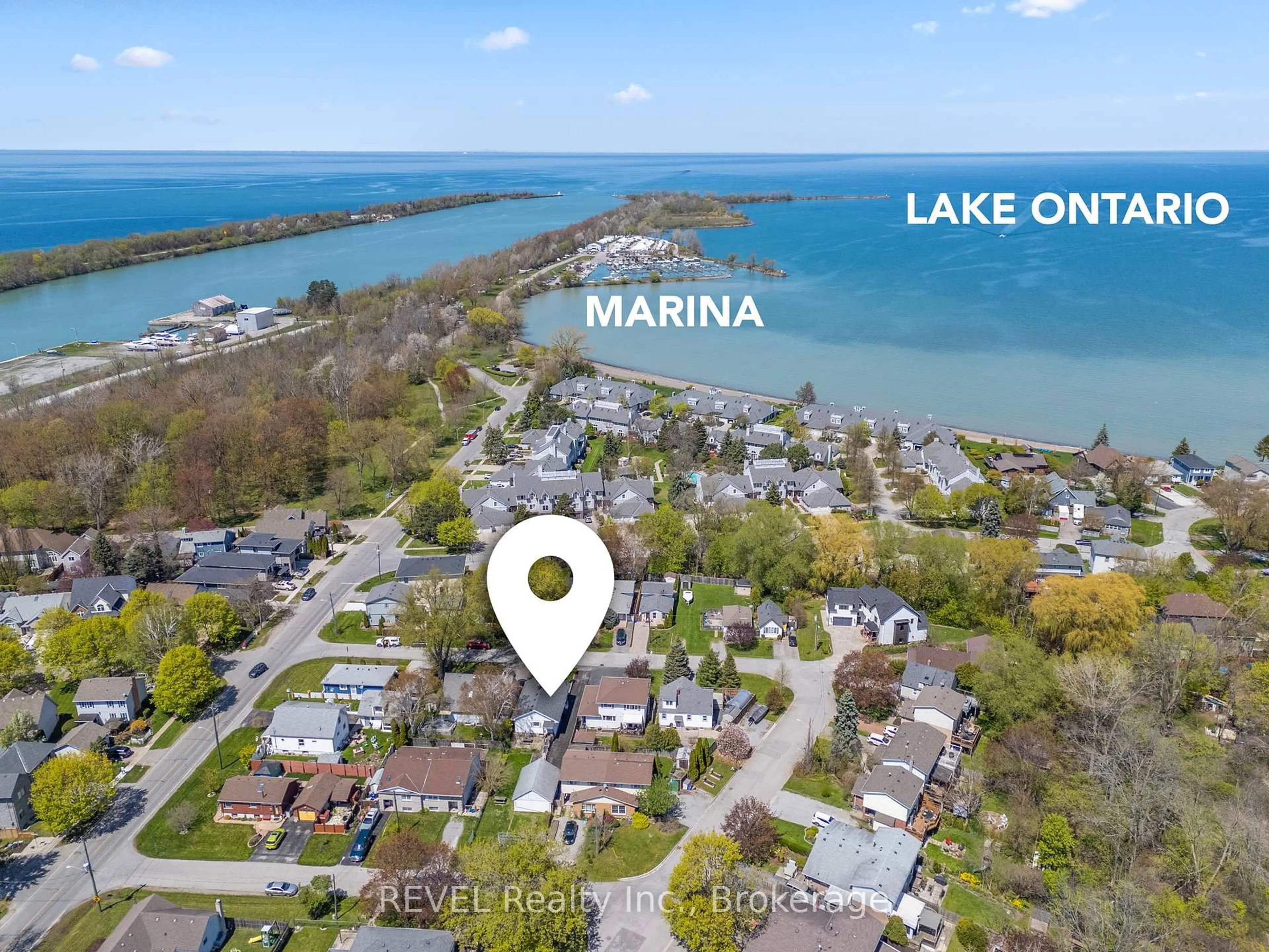 A pic from outside/outdoor area/front of a property/back of a property/a pic from drone, water/lake/river/ocean view for 51 Runcorn St, St. Catharines Ontario L2M 1N9