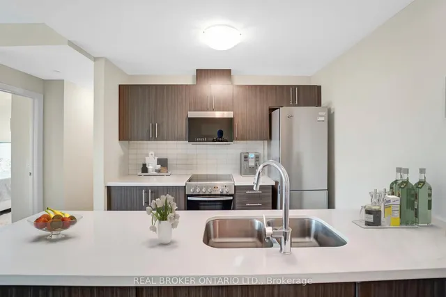 Additional property image - 2750 King St Unit 505