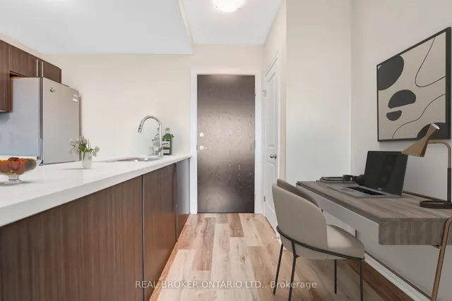 Additional property image - 2750 King St Unit 505