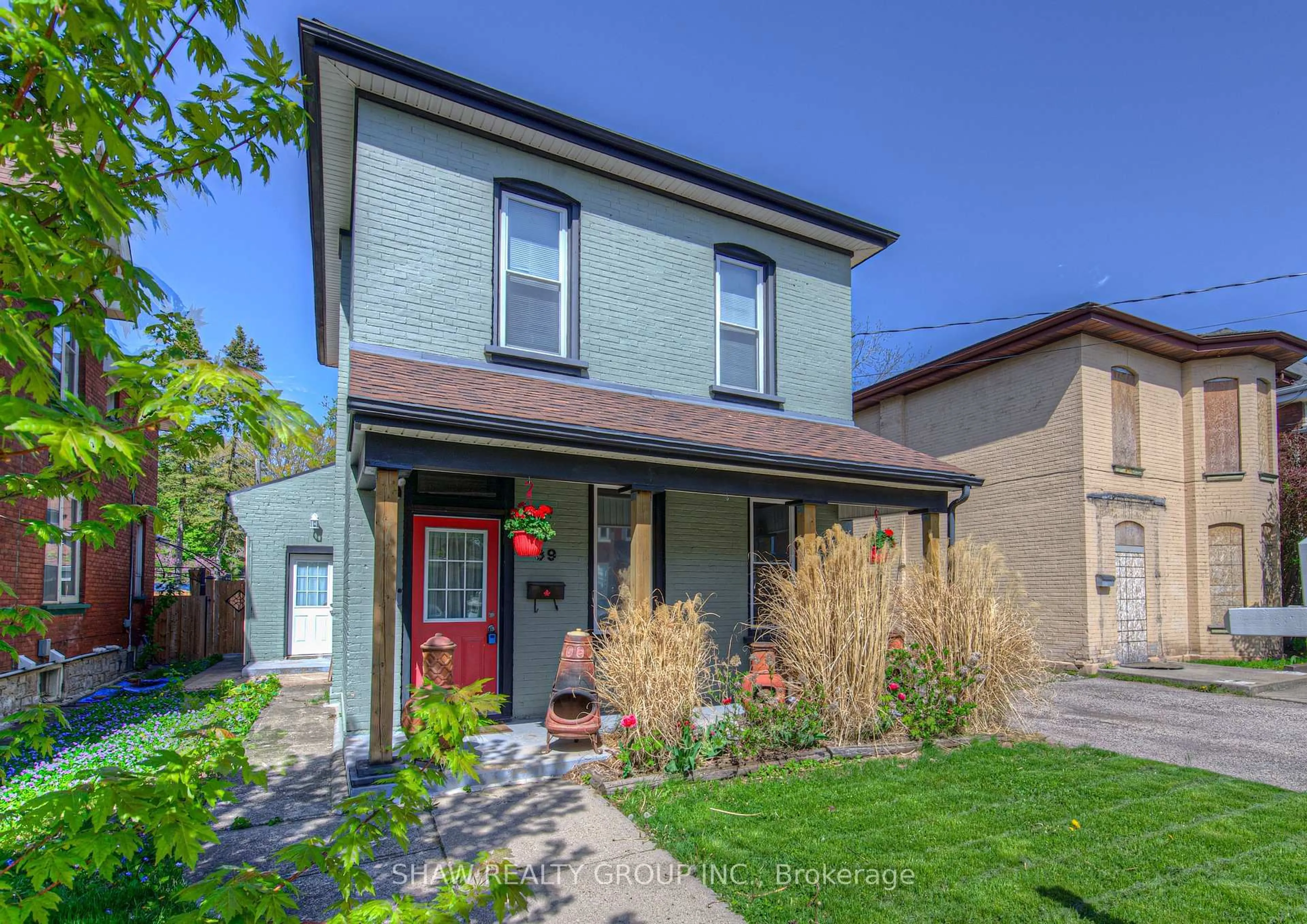 Home with brick exterior material, street for 89 Park Ave, Brantford Ontario N3S 5H4