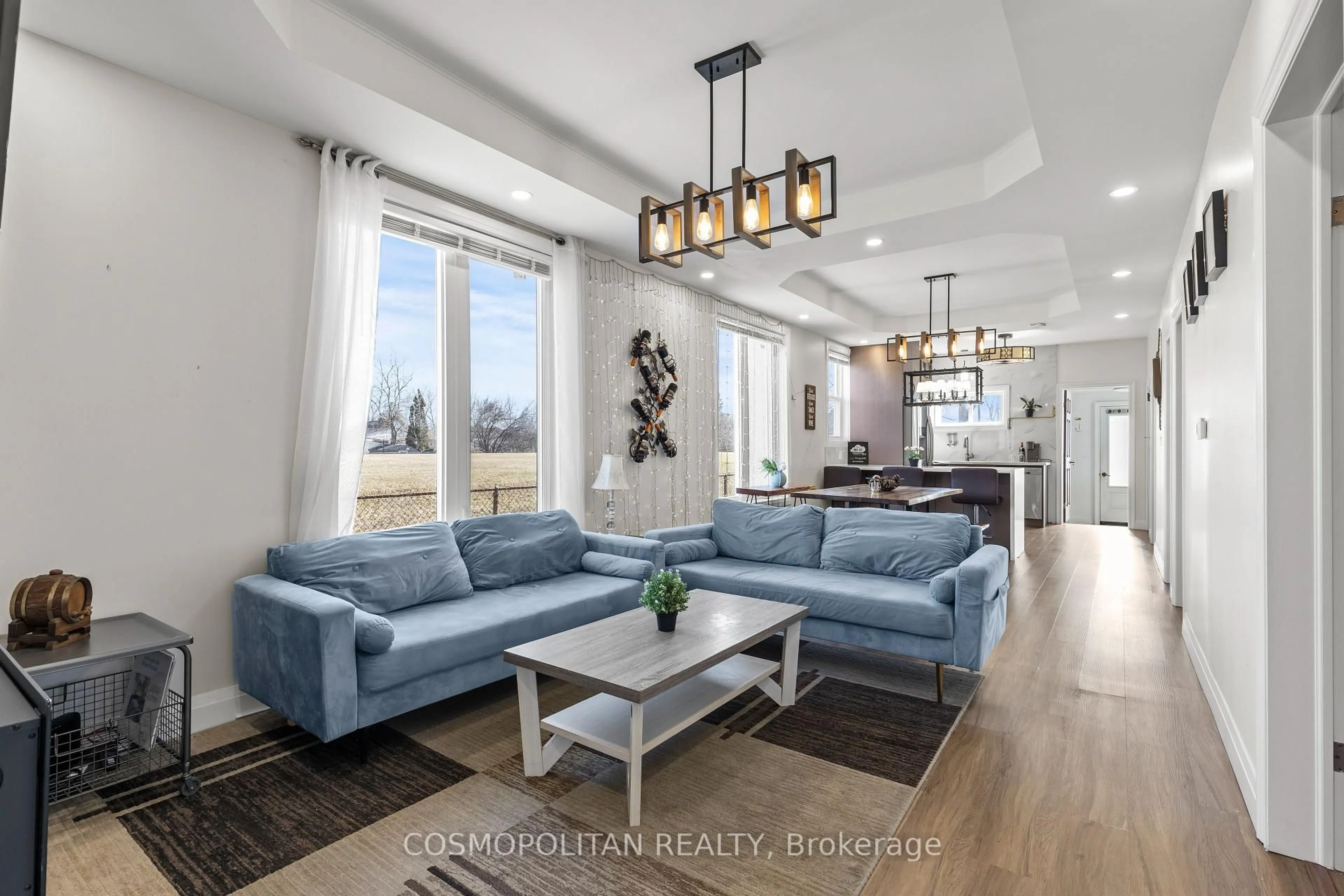 Living room with furniture, unknown for 6 Manchester Ave, St. Catharines Ontario L2R 1N8