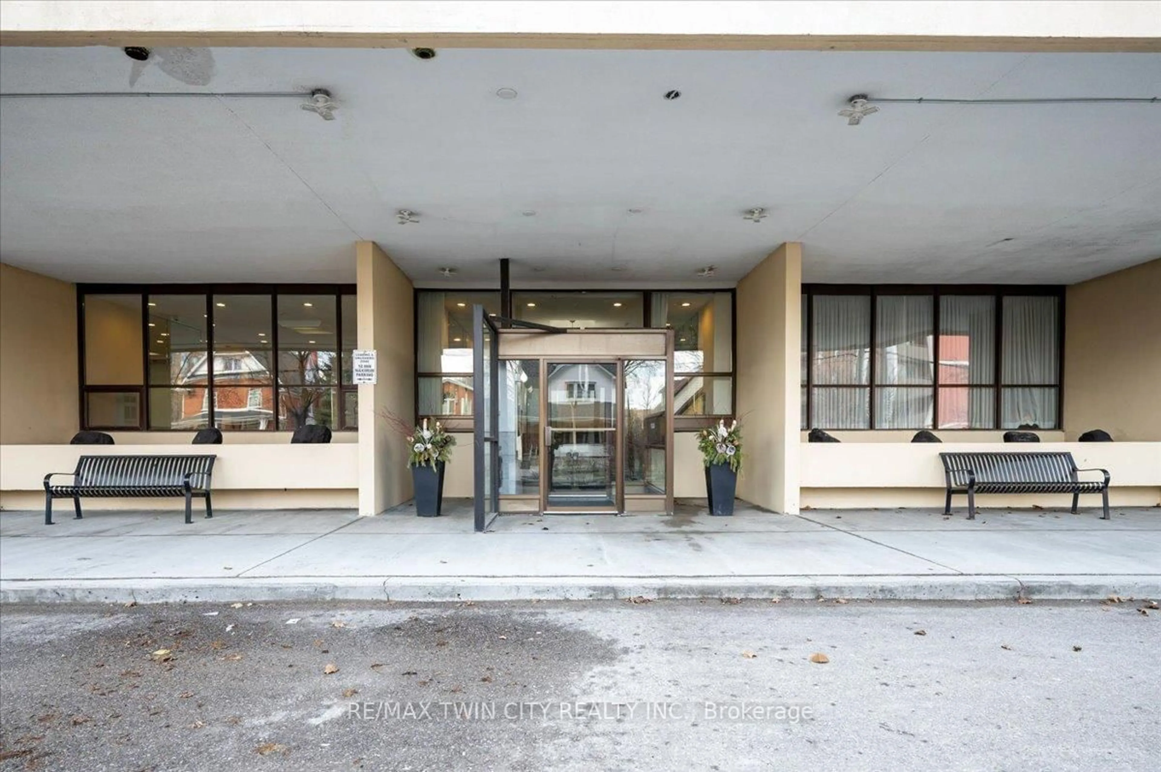 Unknown for 81 Church St #1307, Kitchener Ontario N2G 4M1